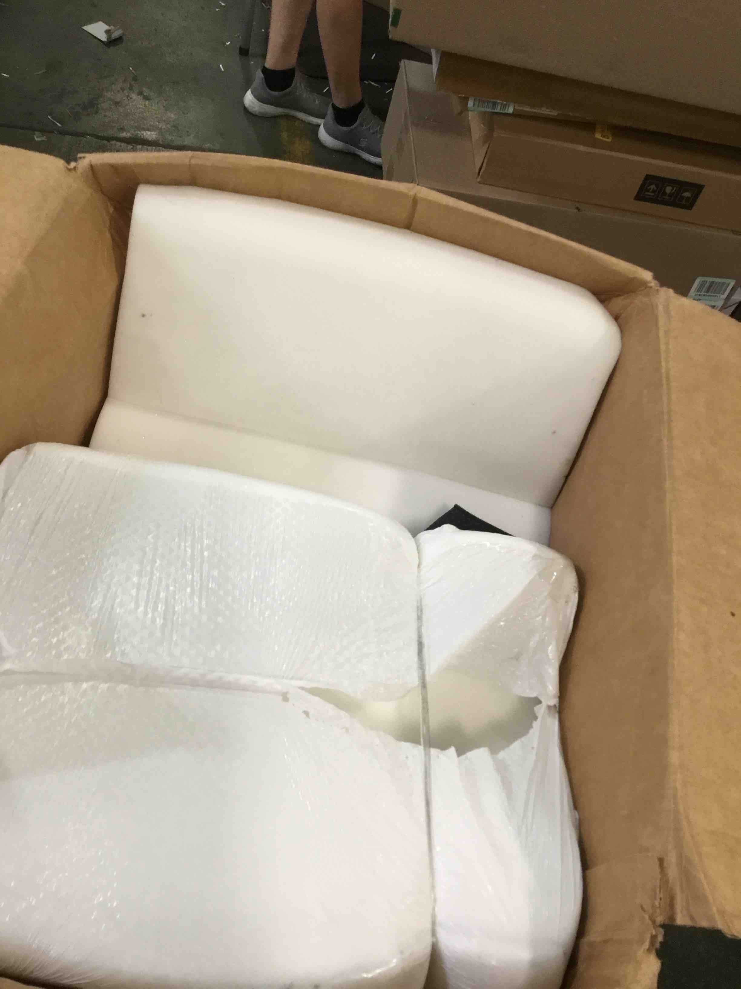 https://s3.amazonaws.com/lotting-images-prod/bidfta/RED6416158_1718472979113.jpeg