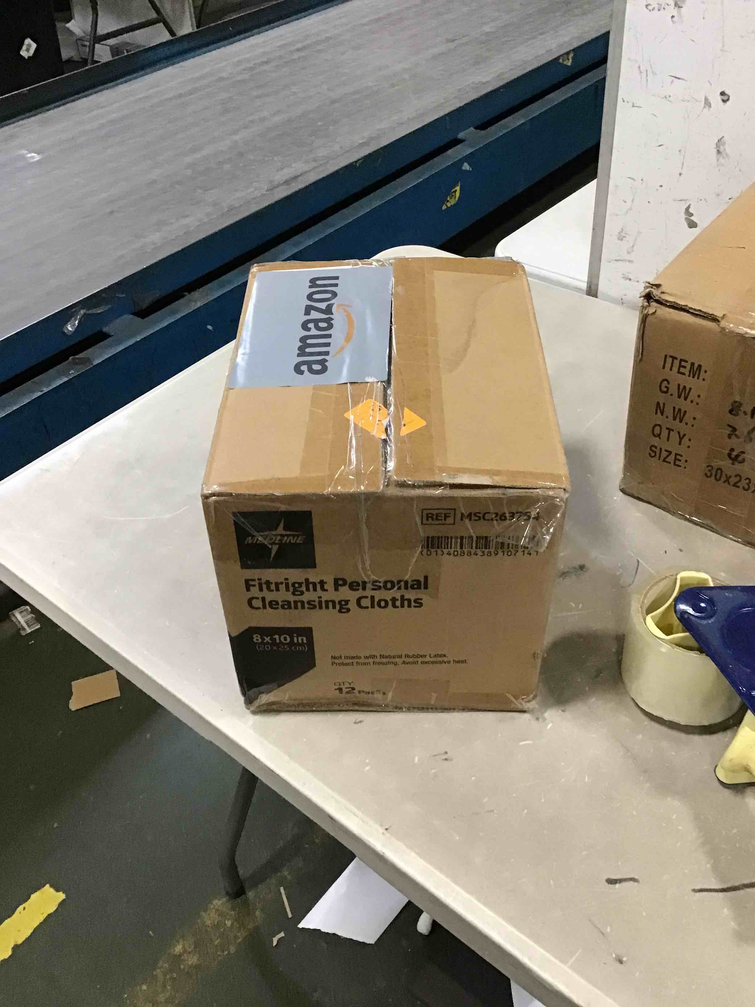 https://s3.amazonaws.com/lotting-images-prod/bidfta/RED6416284_1718557960656.jpeg