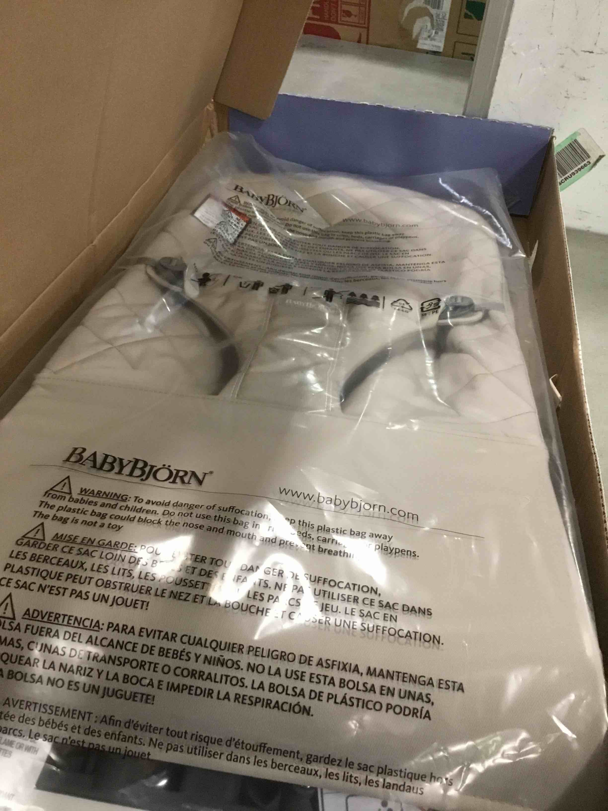 https://s3.amazonaws.com/lotting-images-prod/bidfta/RED6416866_1718802780471.jpeg