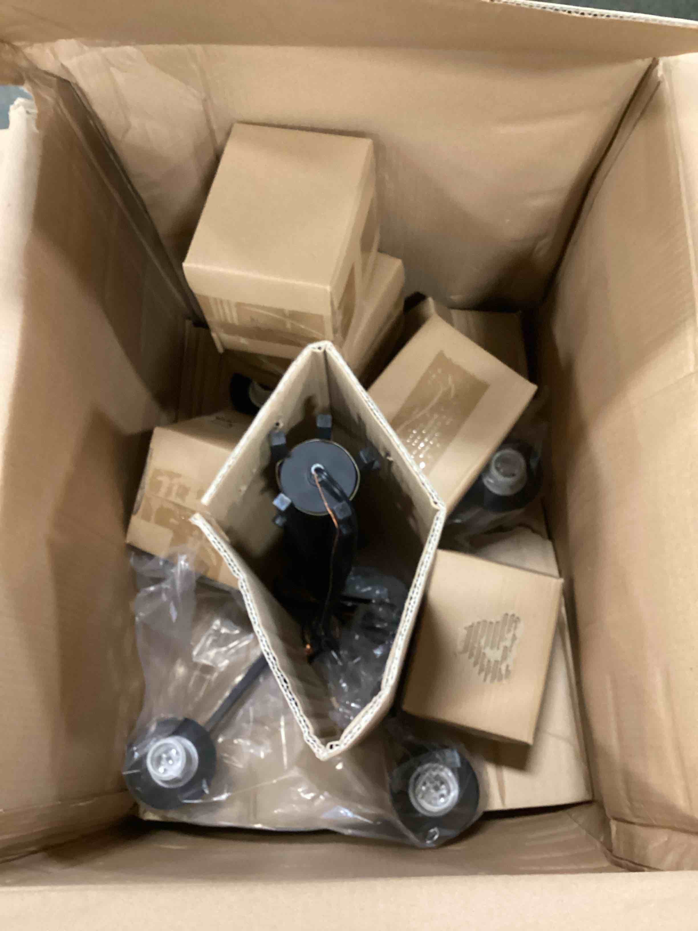 https://s3.amazonaws.com/lotting-images-prod/bidfta/RED6417328_1718941811792.jpeg