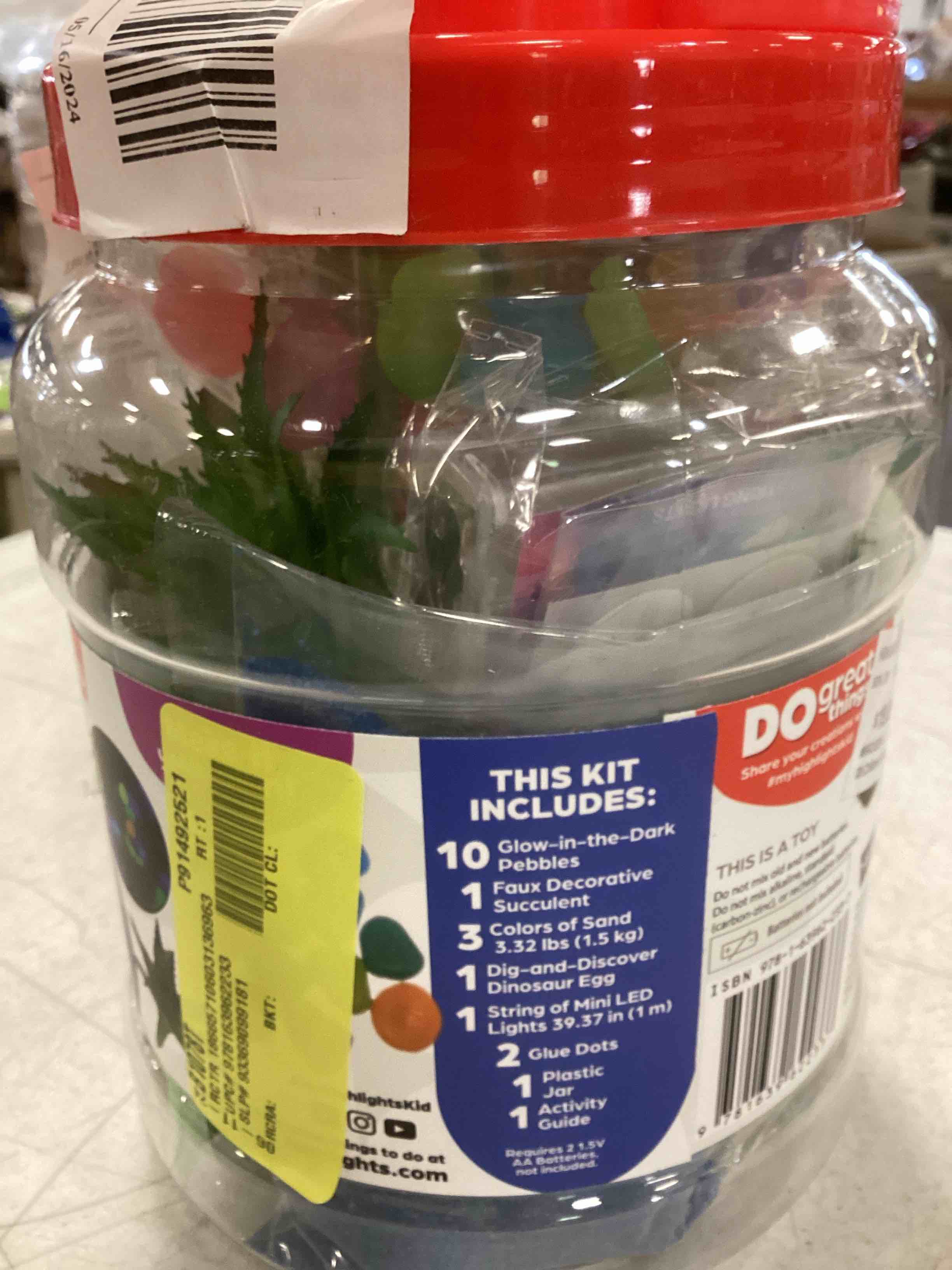 Member’s mark Highlights Art Jar Jurassic Terrarium, exploration set 