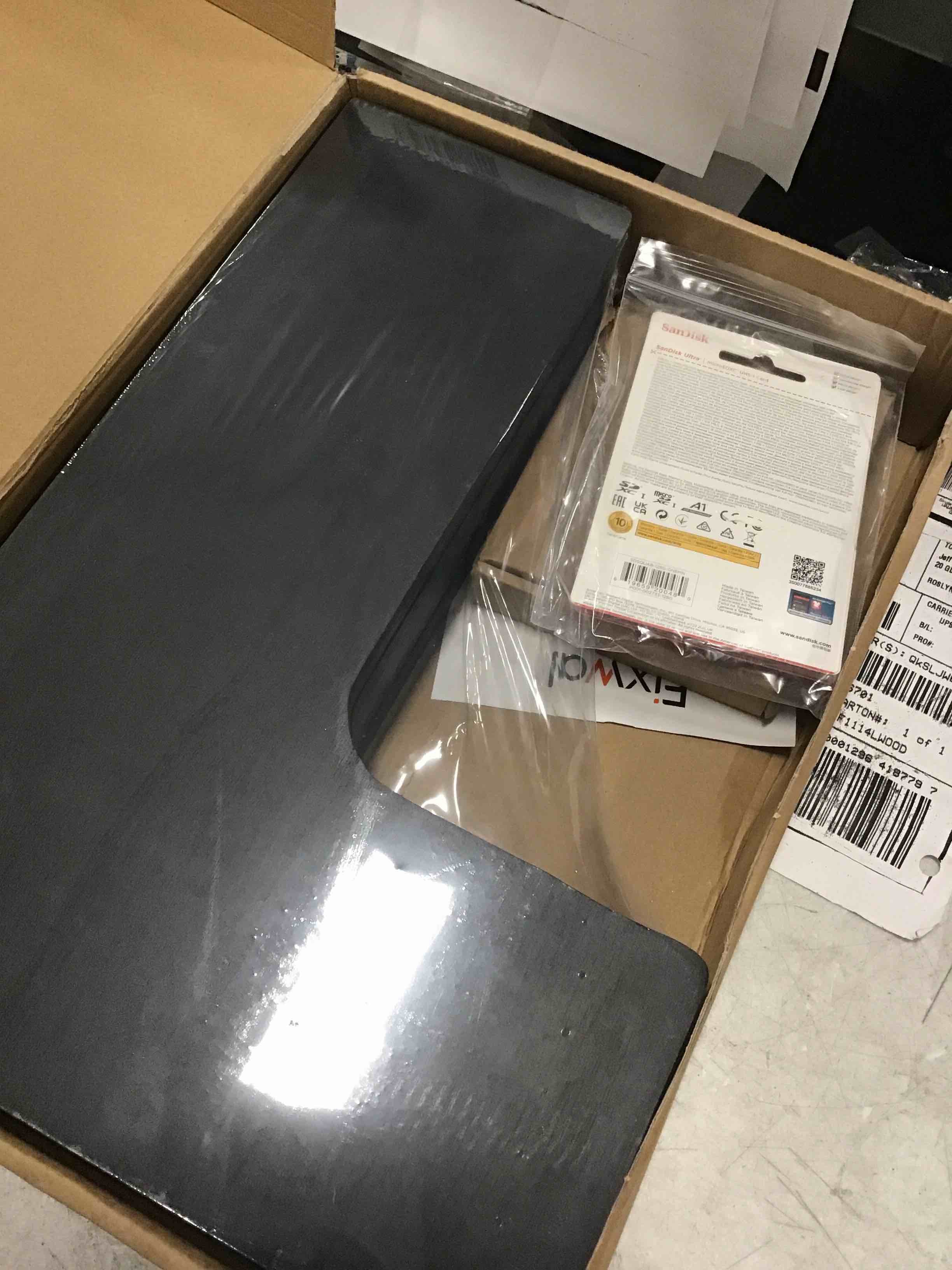https://s3.amazonaws.com/lotting-images-prod/bidfta/RED6419765_1718646493715.jpeg