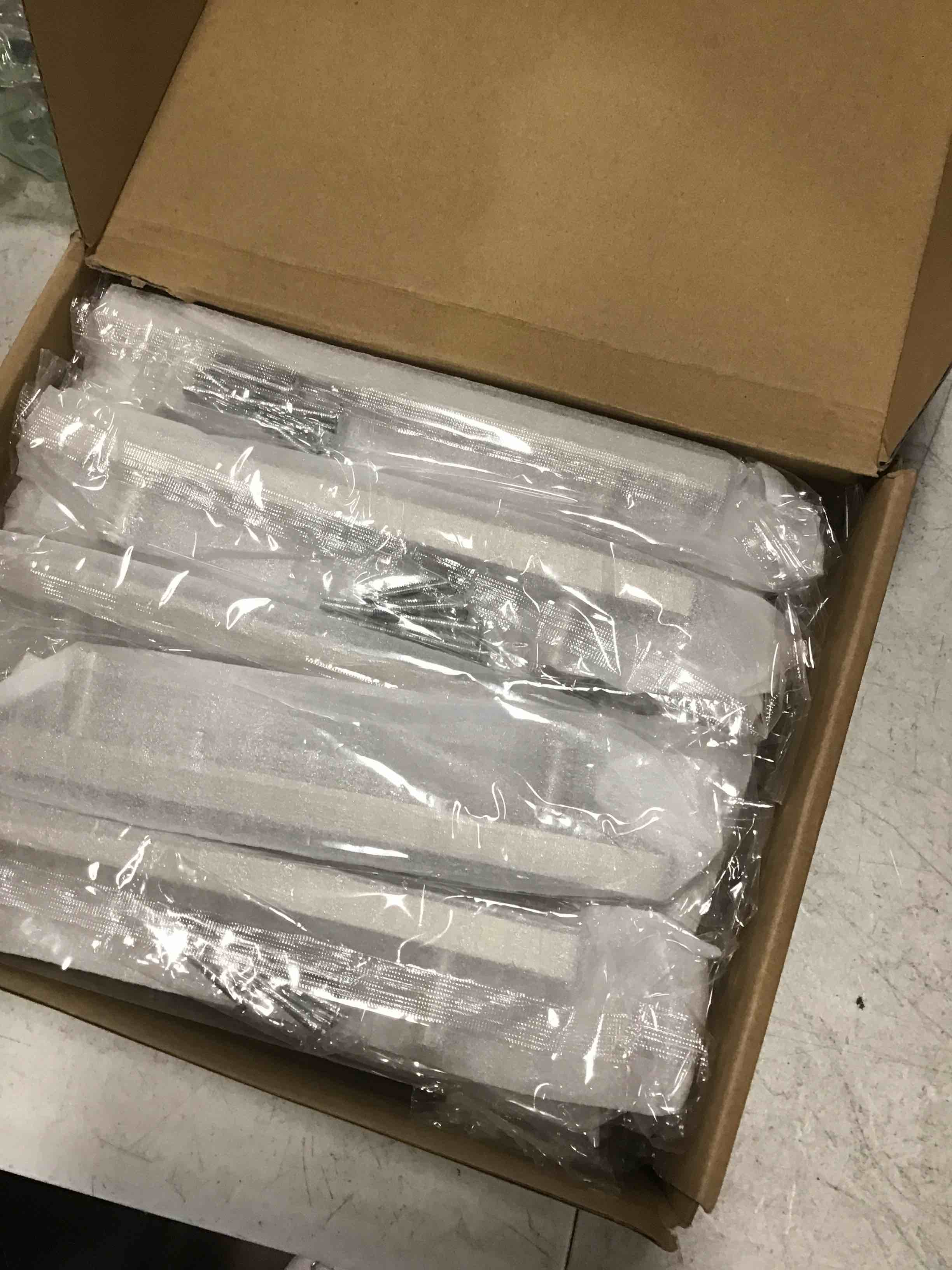 https://s3.amazonaws.com/lotting-images-prod/bidfta/RED6419783_1718651685024.jpeg