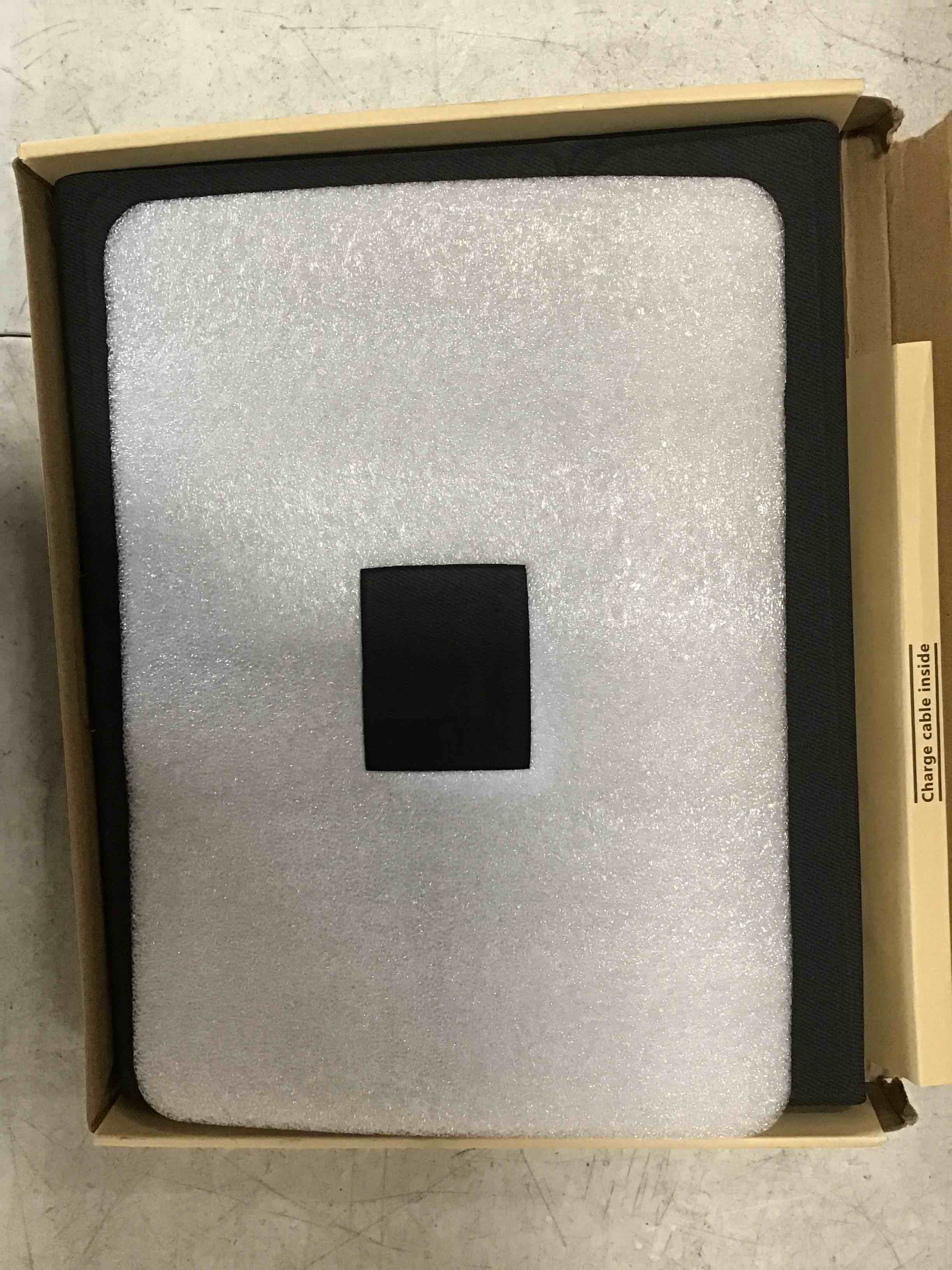 https://s3.amazonaws.com/lotting-images-prod/bidfta/RED6419874_1718666564936.jpeg