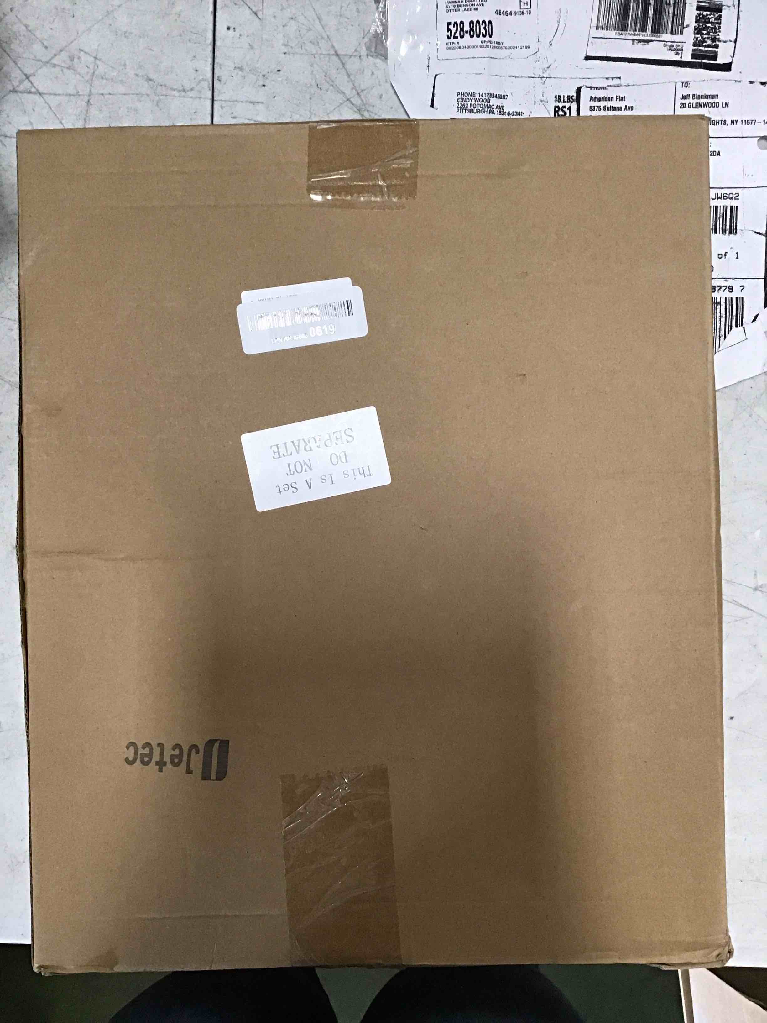 https://s3.amazonaws.com/lotting-images-prod/bidfta/RED6419875_1718666657177.jpeg