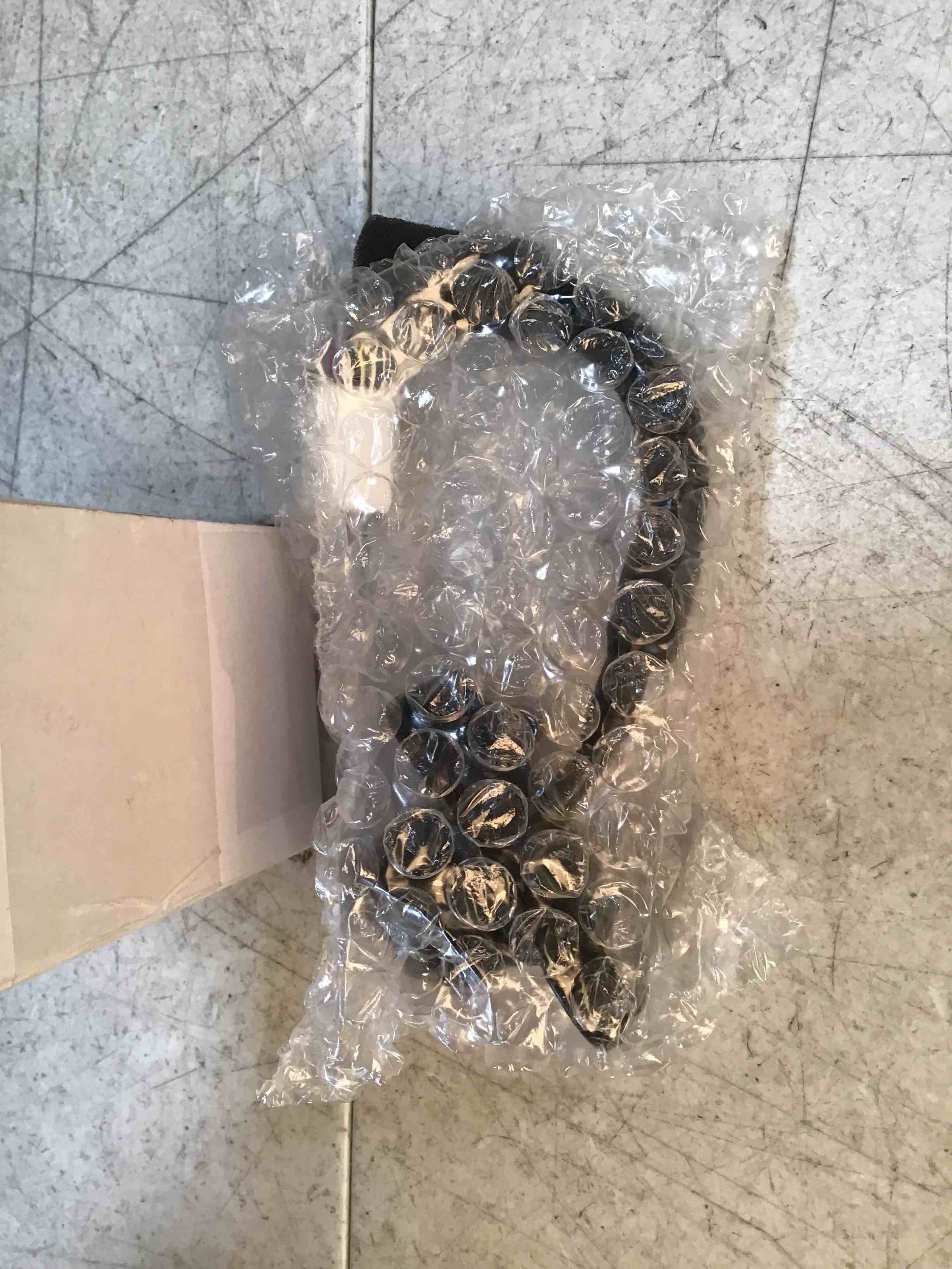 https://s3.amazonaws.com/lotting-images-prod/bidfta/RED6419894_1718669108552.jpeg