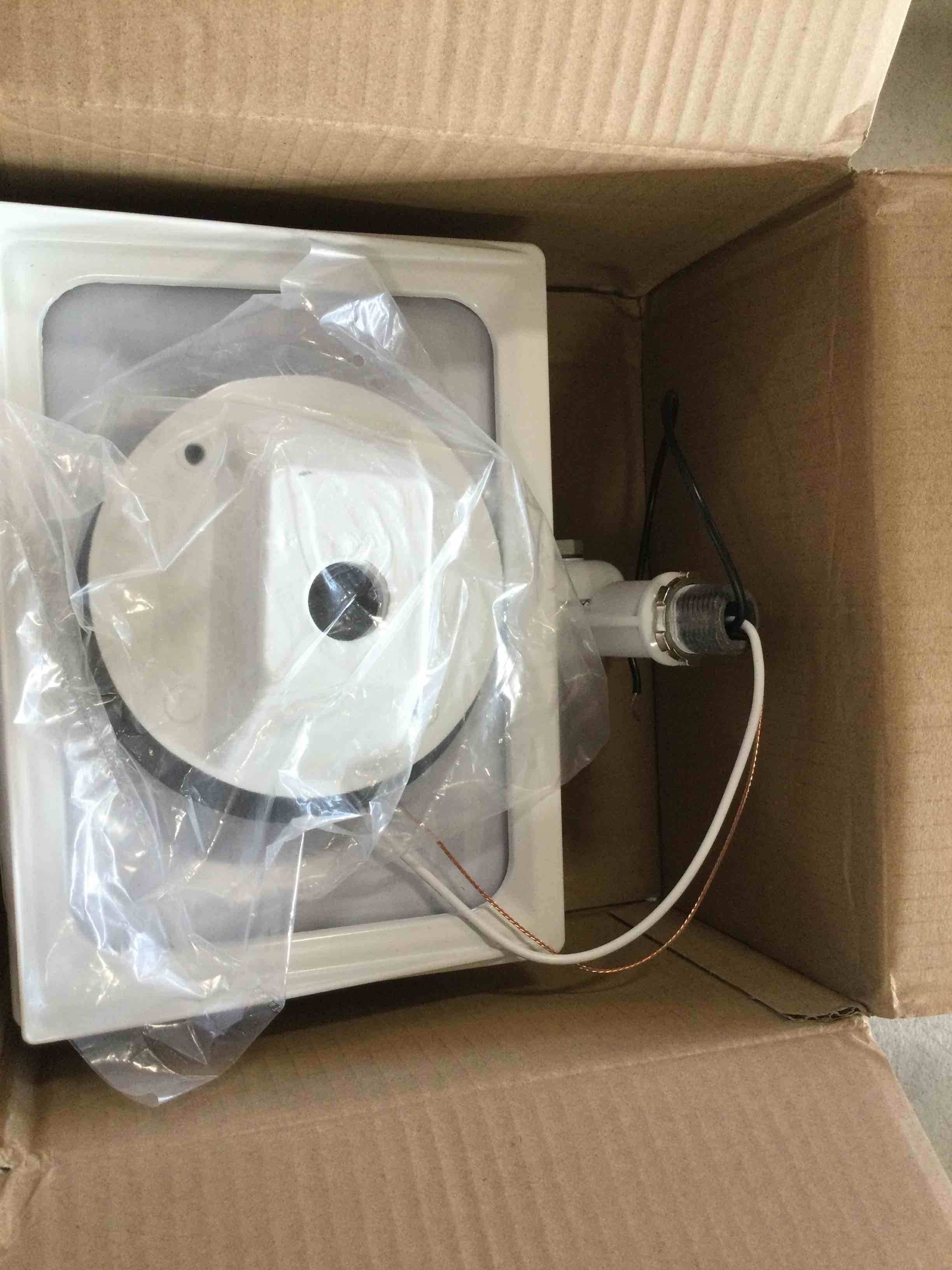 https://s3.amazonaws.com/lotting-images-prod/bidfta/RED6420941_1718452533390.jpeg