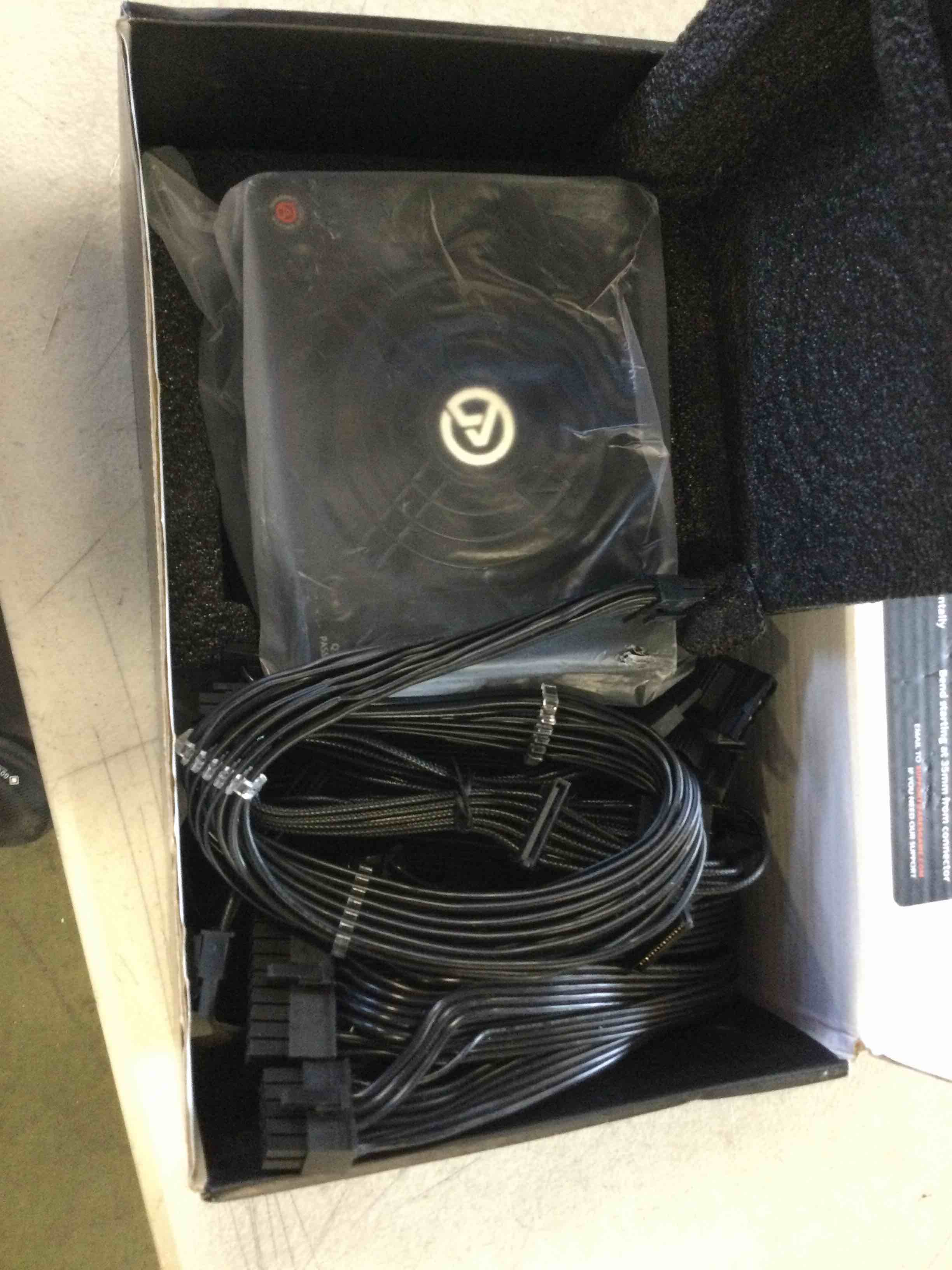 https://s3.amazonaws.com/lotting-images-prod/bidfta/RED6421008_1718458361500.jpeg