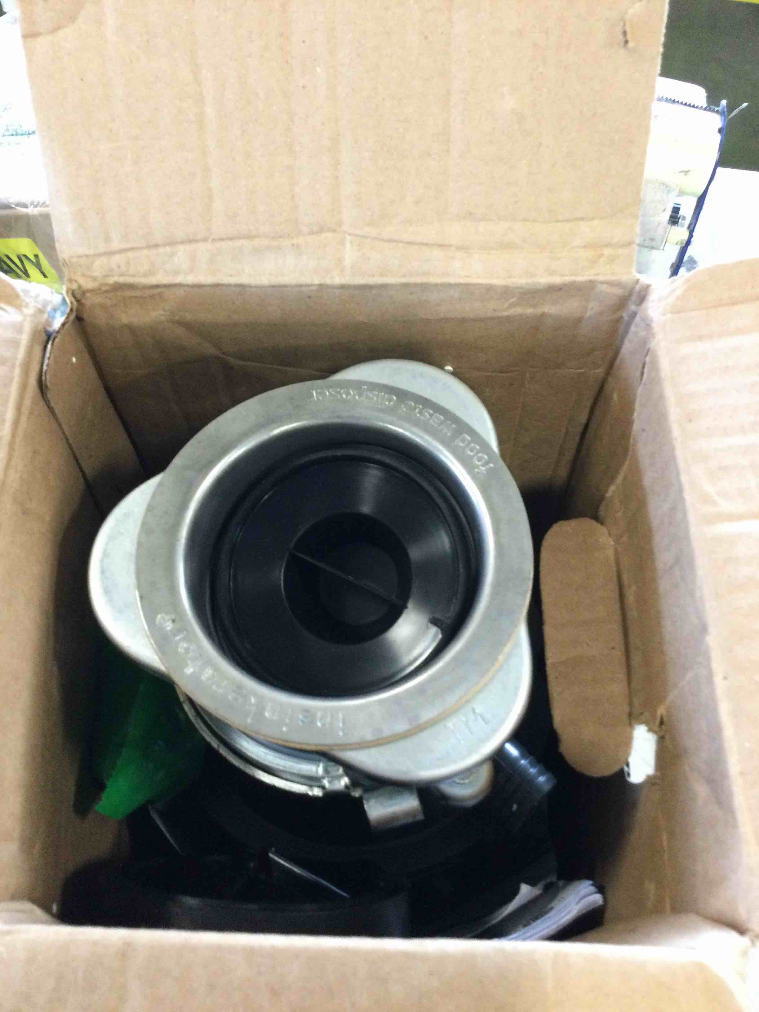 https://s3.amazonaws.com/lotting-images-prod/bidfta/RED6421013_1718458863741.jpeg