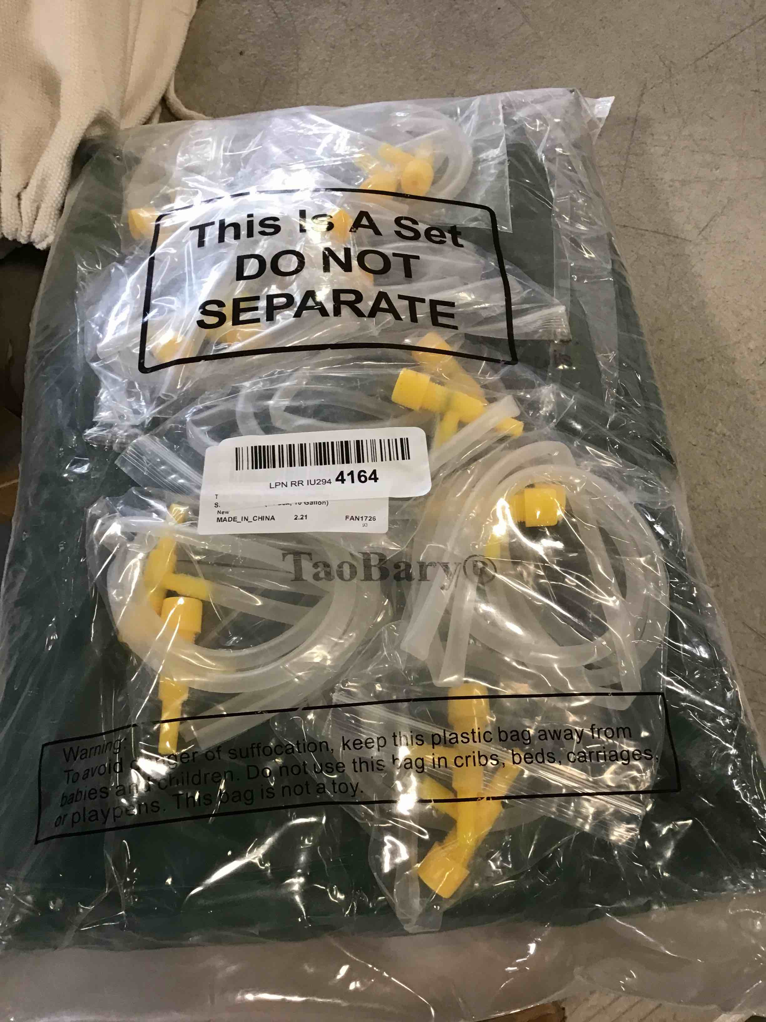 https://s3.amazonaws.com/lotting-images-prod/bidfta/RED6421737_1718739058077.jpeg