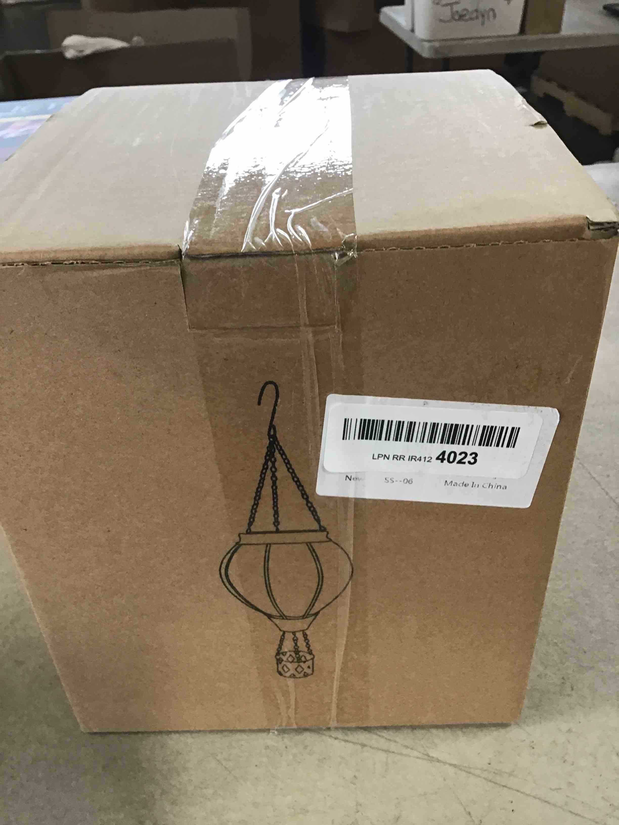 https://s3.amazonaws.com/lotting-images-prod/bidfta/RED6421752_1718740021360.jpeg