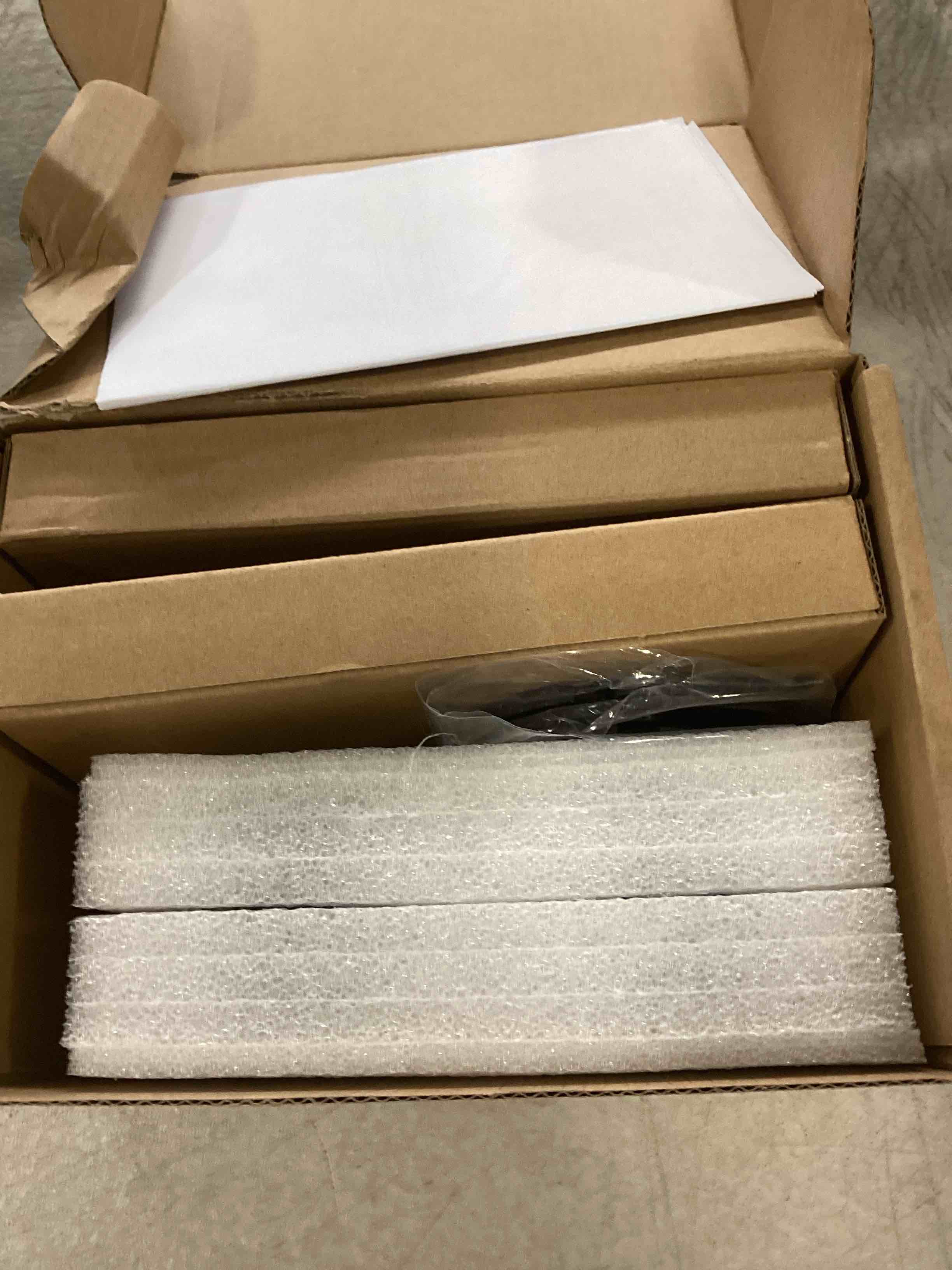 https://s3.amazonaws.com/lotting-images-prod/bidfta/RED6421775_1718795021253.jpeg