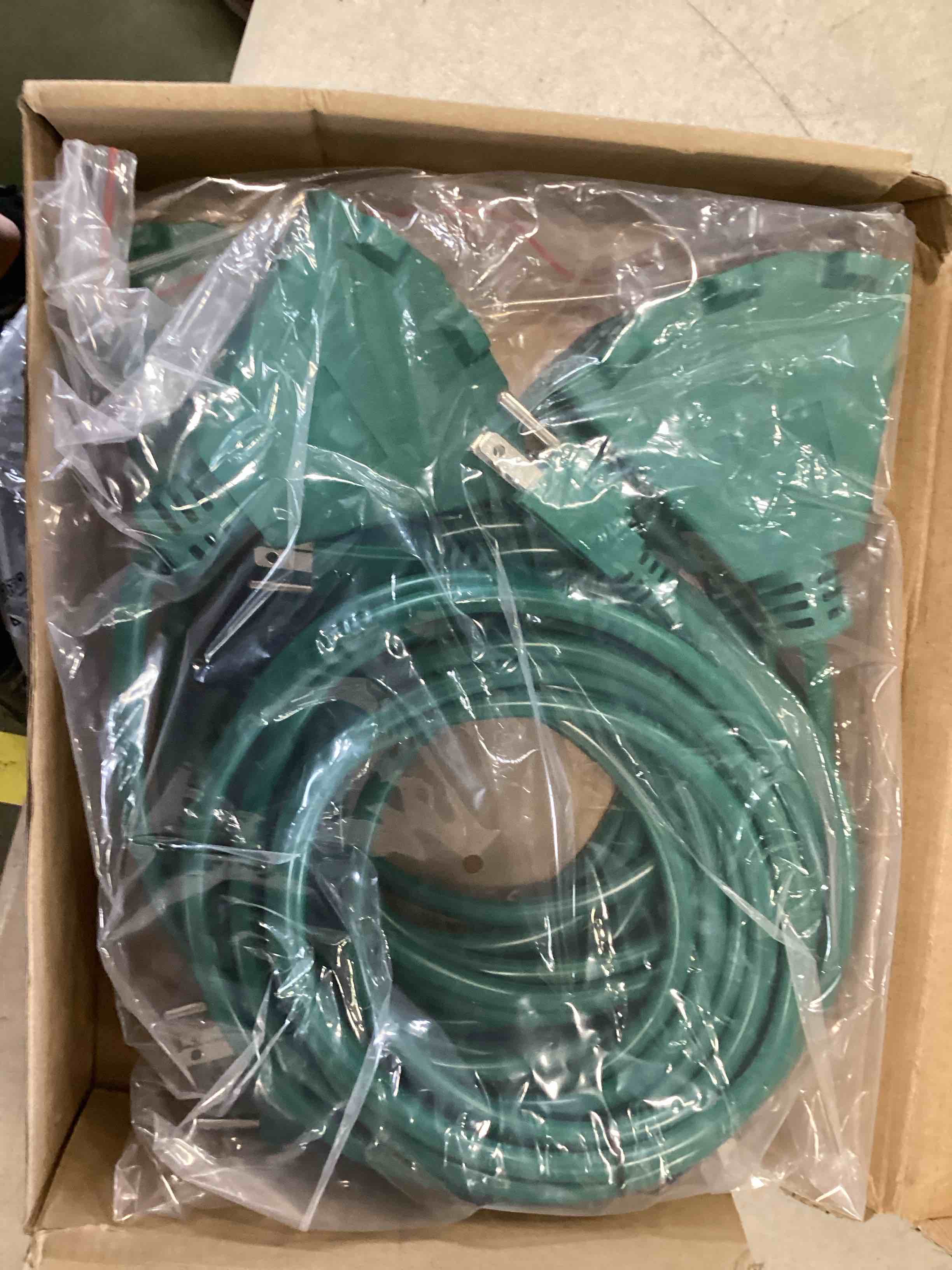 https://s3.amazonaws.com/lotting-images-prod/bidfta/RED6422118_1718387120383.jpeg