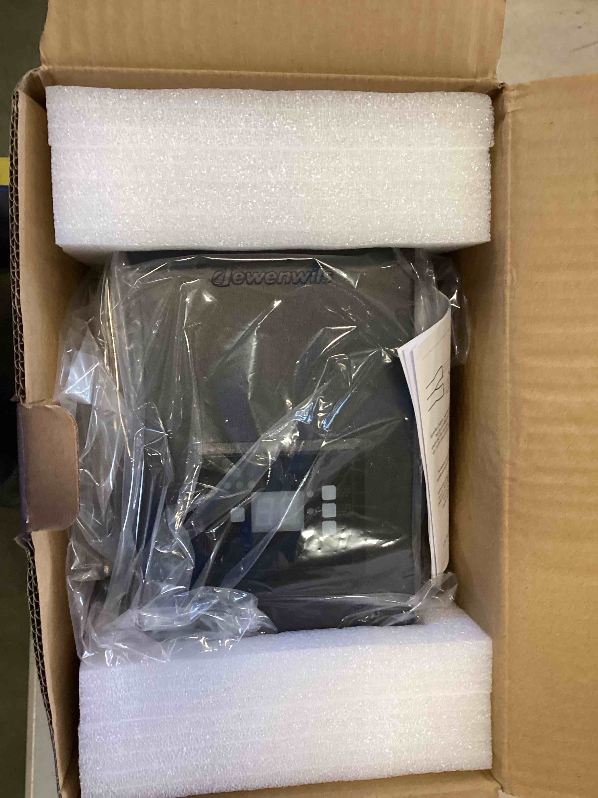 https://s3.amazonaws.com/lotting-images-prod/bidfta/RED6422278_1718458879528.jpeg