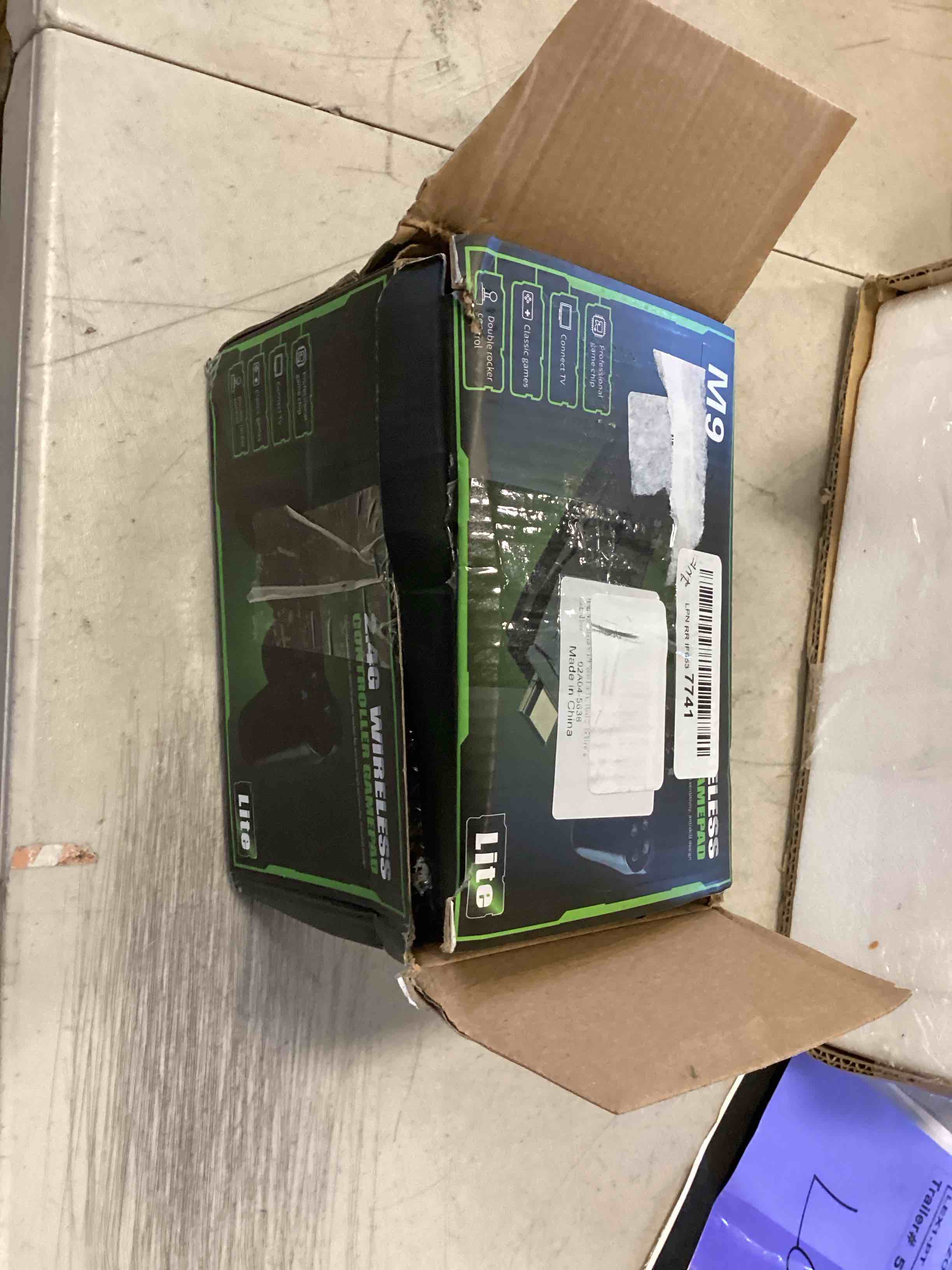 https://s3.amazonaws.com/lotting-images-prod/bidfta/RED6422405_1718473872617.jpeg