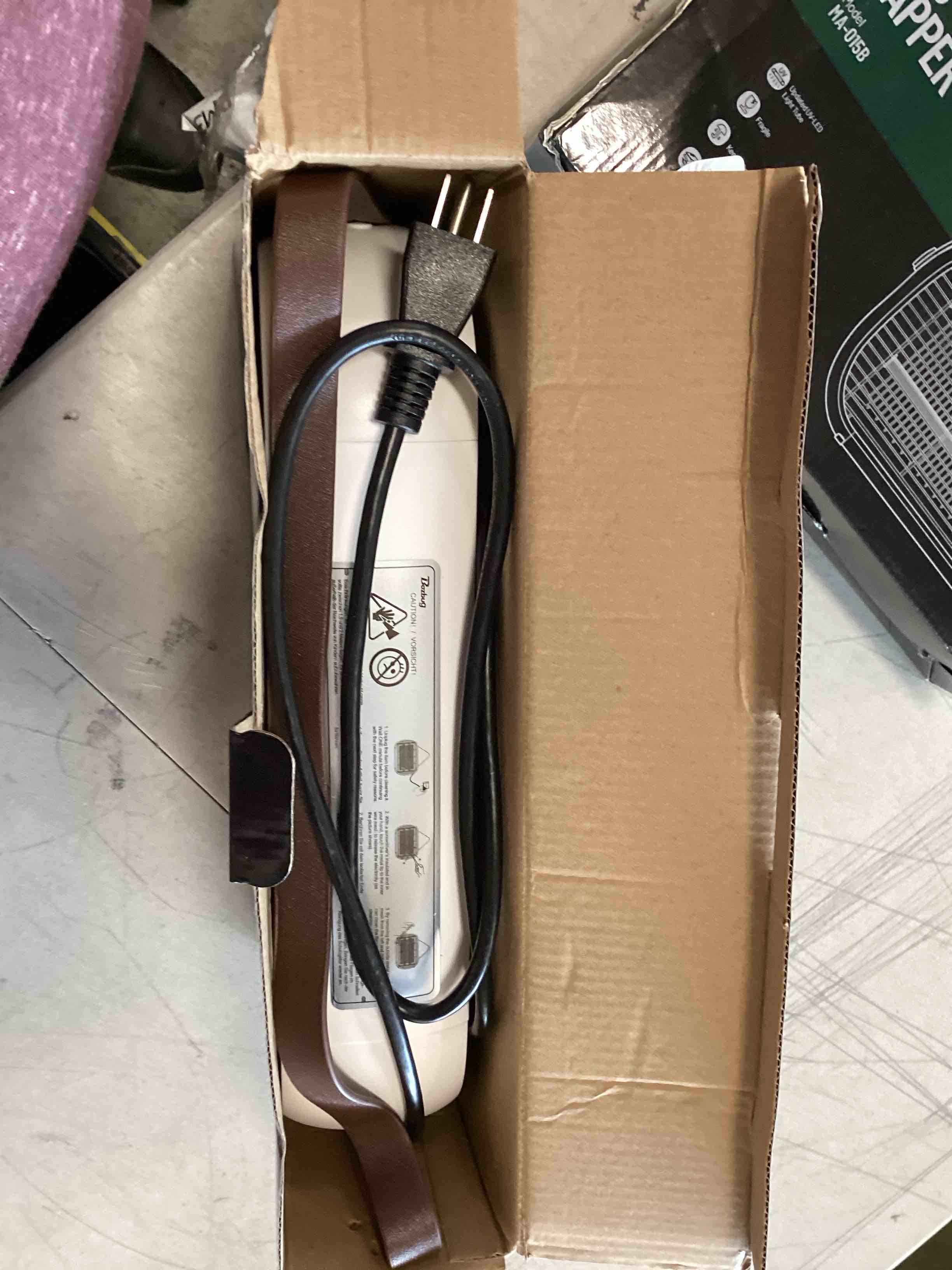 https://s3.amazonaws.com/lotting-images-prod/bidfta/RED6422465_1718628623909.jpeg