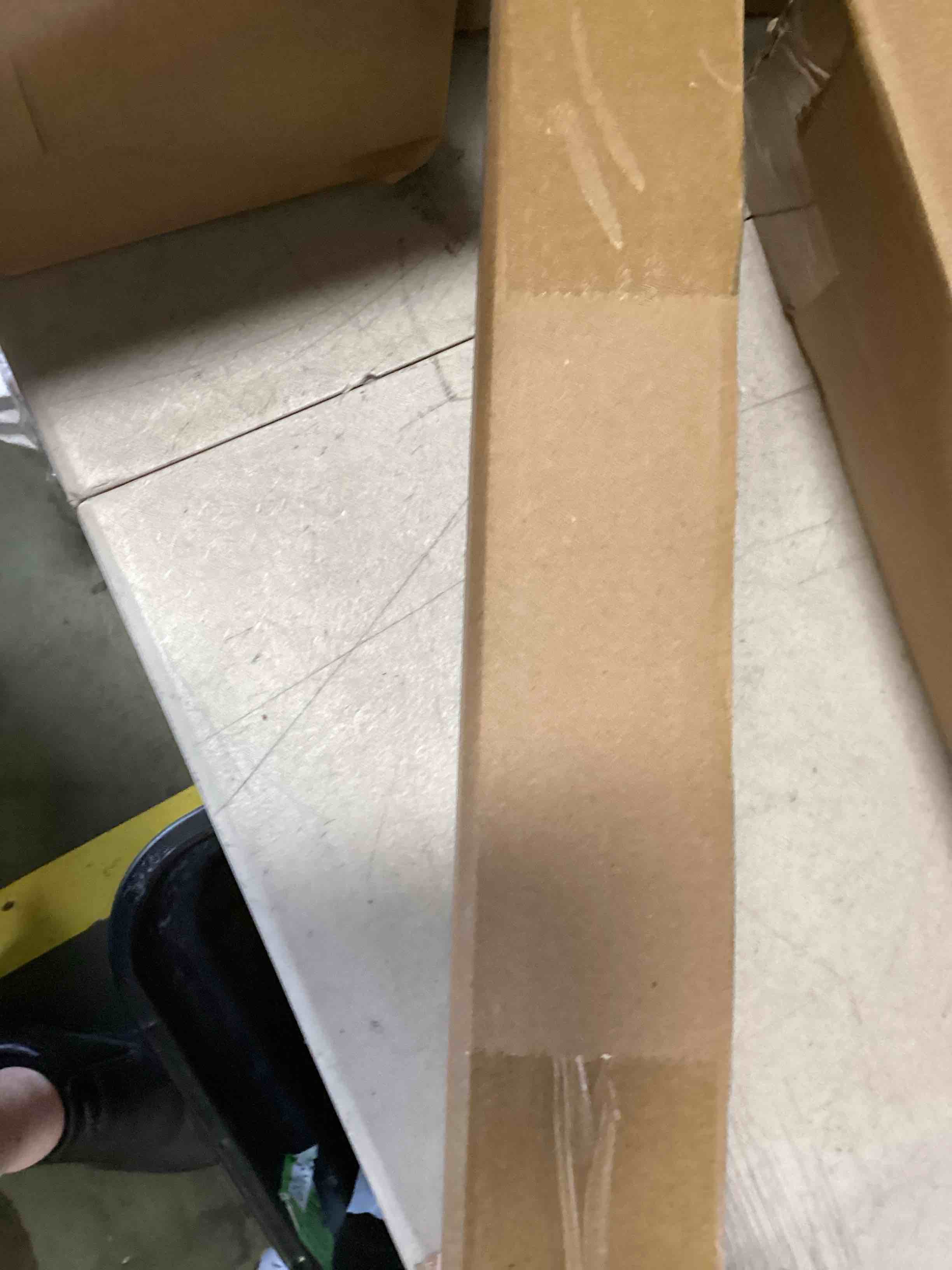 https://s3.amazonaws.com/lotting-images-prod/bidfta/RED6422965_1718741001845.jpeg