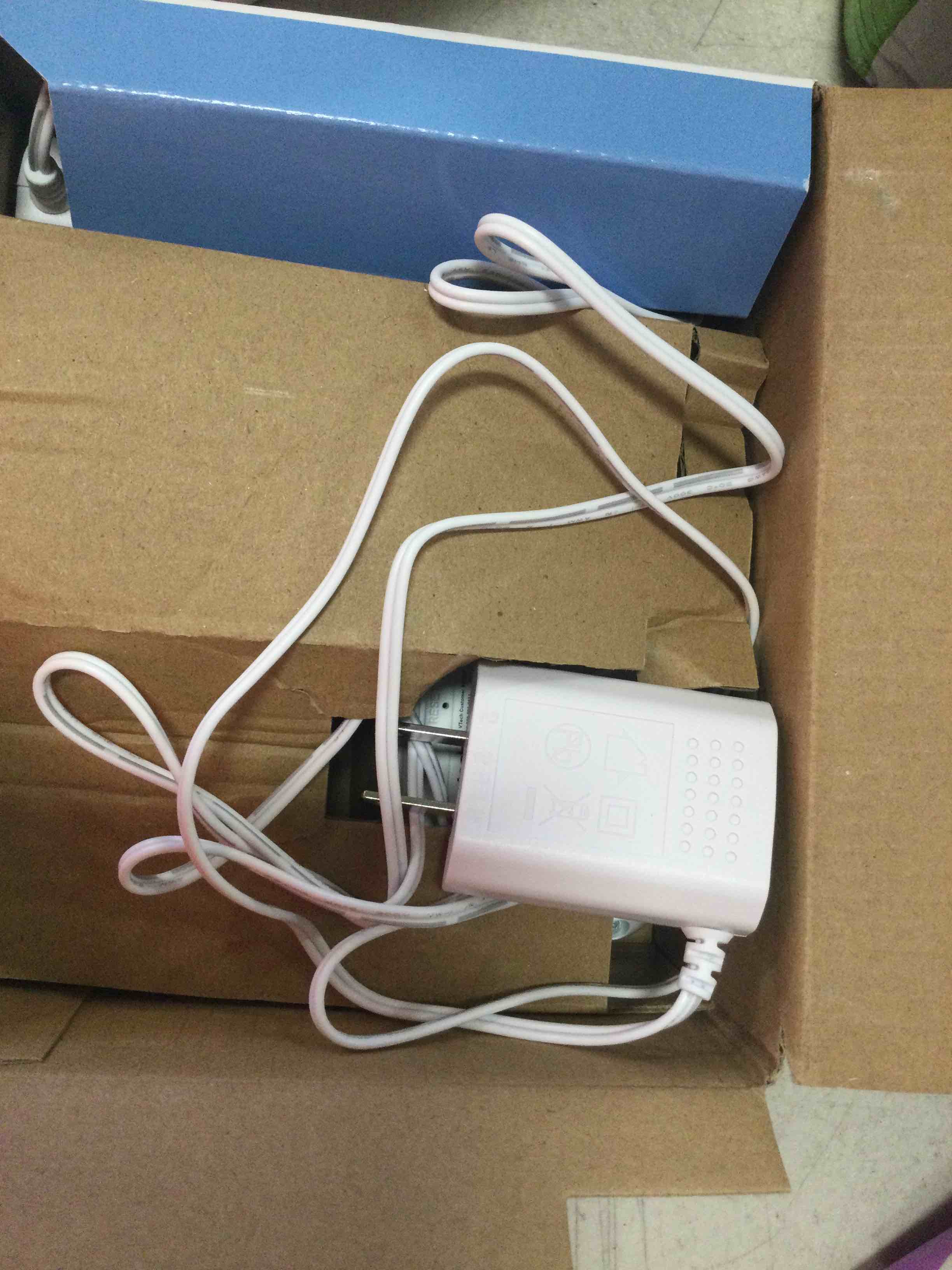 https://s3.amazonaws.com/lotting-images-prod/bidfta/RED6423275_1718886364227.jpeg