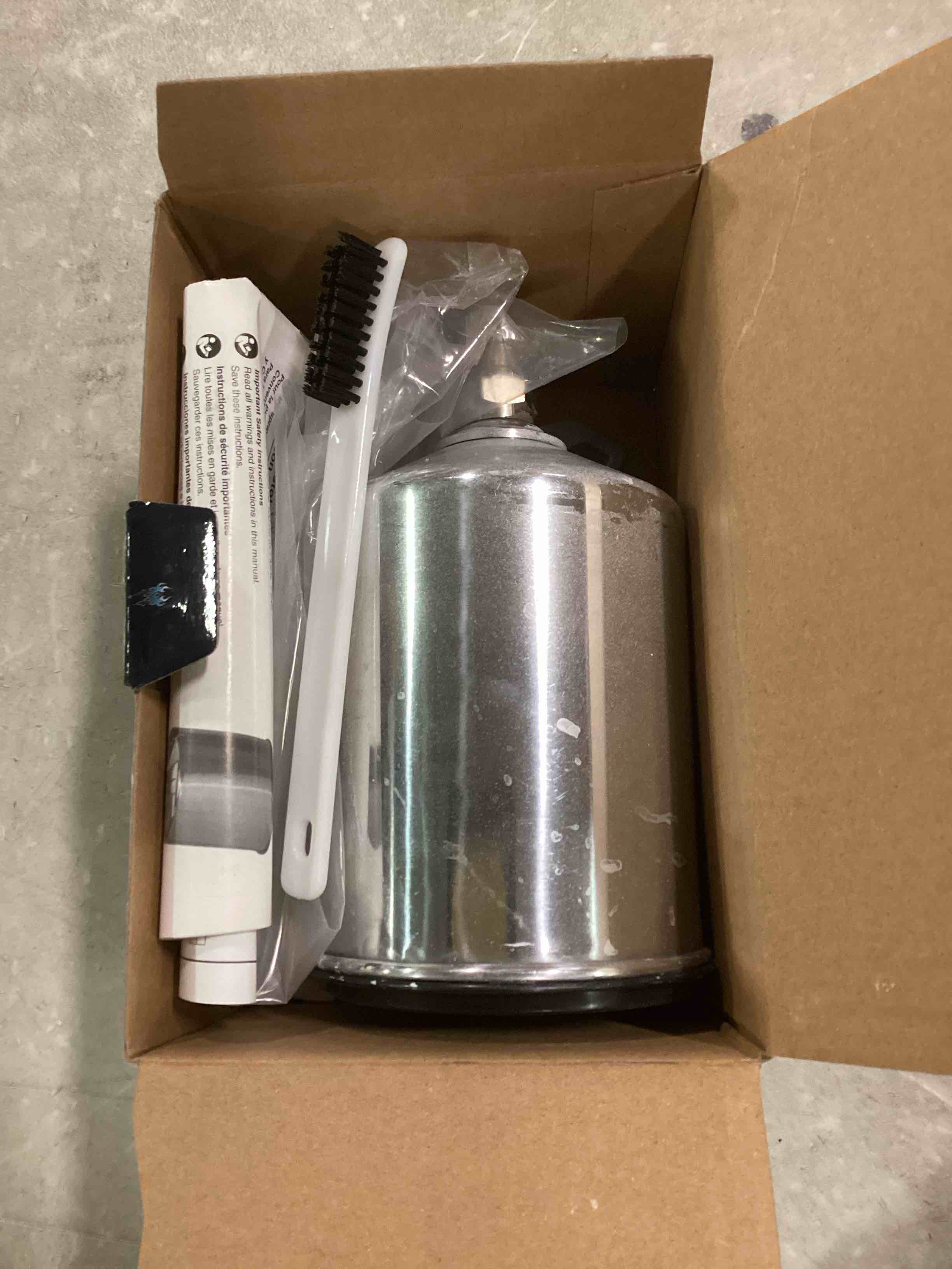 https://s3.amazonaws.com/lotting-images-prod/bidfta/RED6423469_1718452785265.jpeg