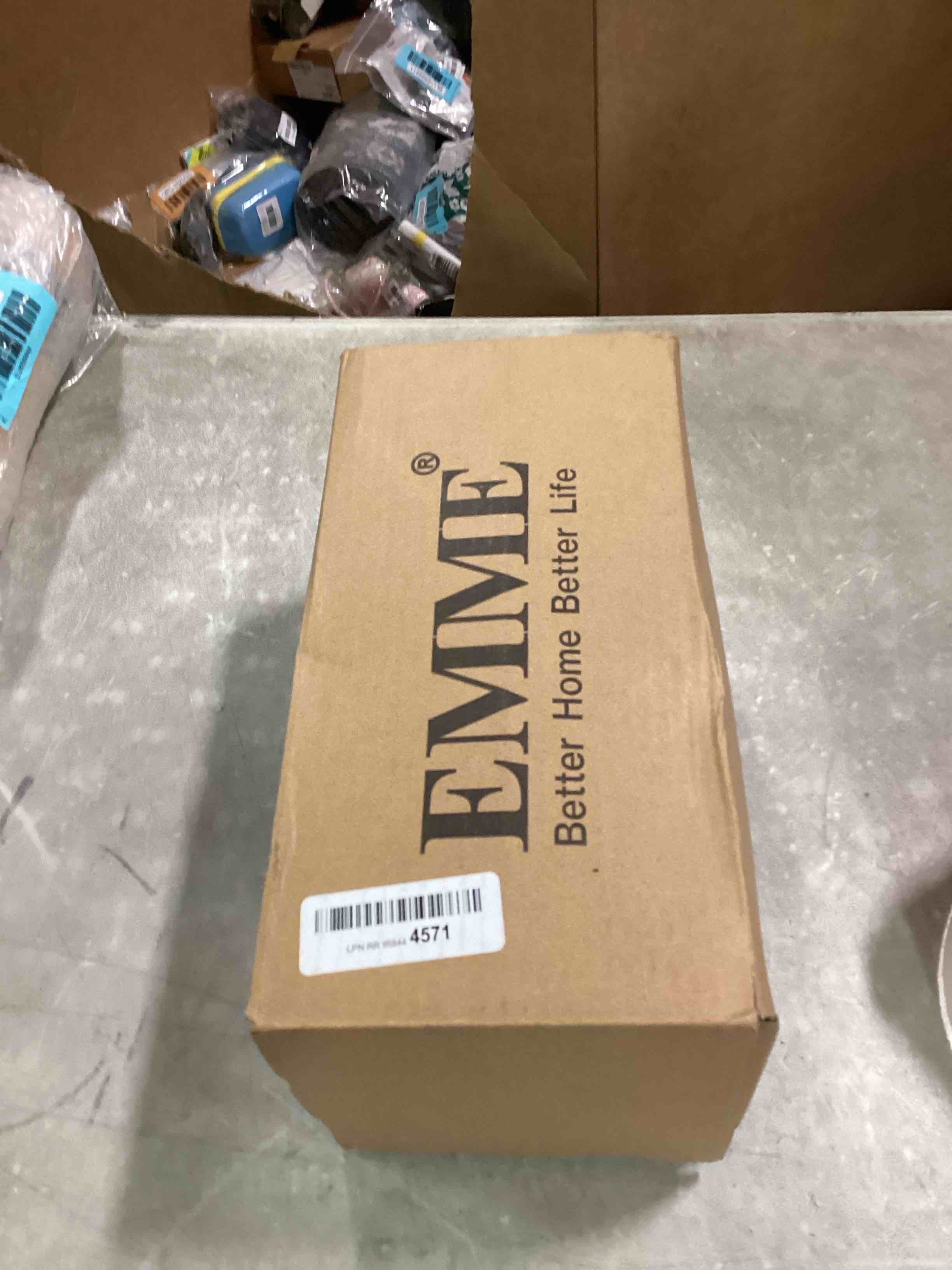 https://s3.amazonaws.com/lotting-images-prod/bidfta/RED6423814_1718649905399.jpeg