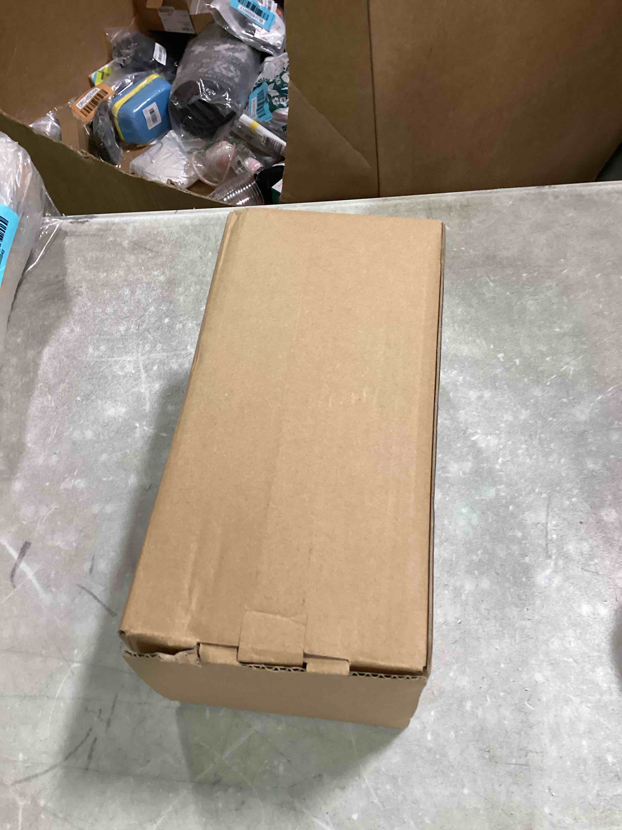 https://s3.amazonaws.com/lotting-images-prod/bidfta/RED6423814_1718649909896.jpeg