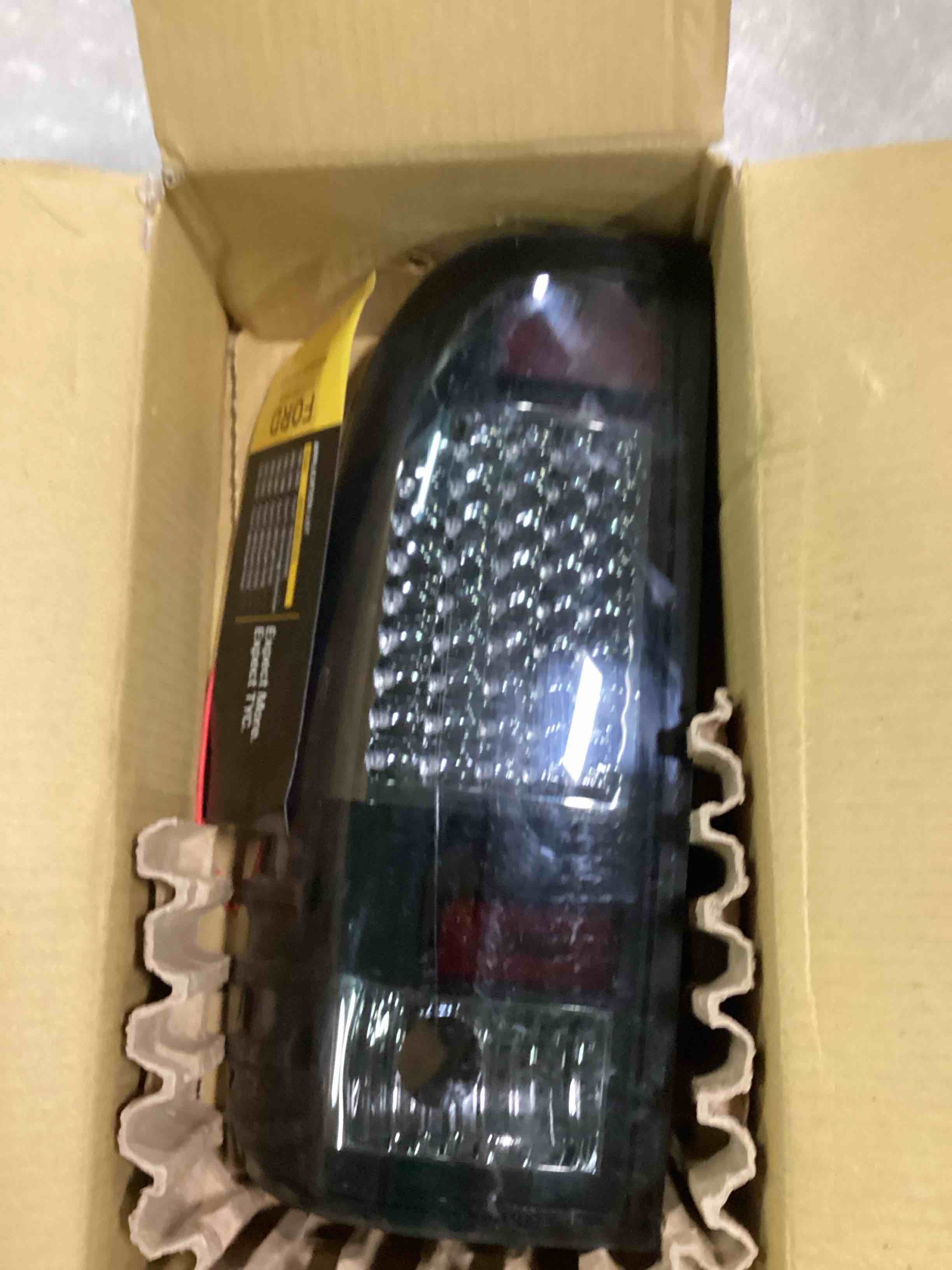 https://s3.amazonaws.com/lotting-images-prod/bidfta/RED6423830_1718651246710.jpeg