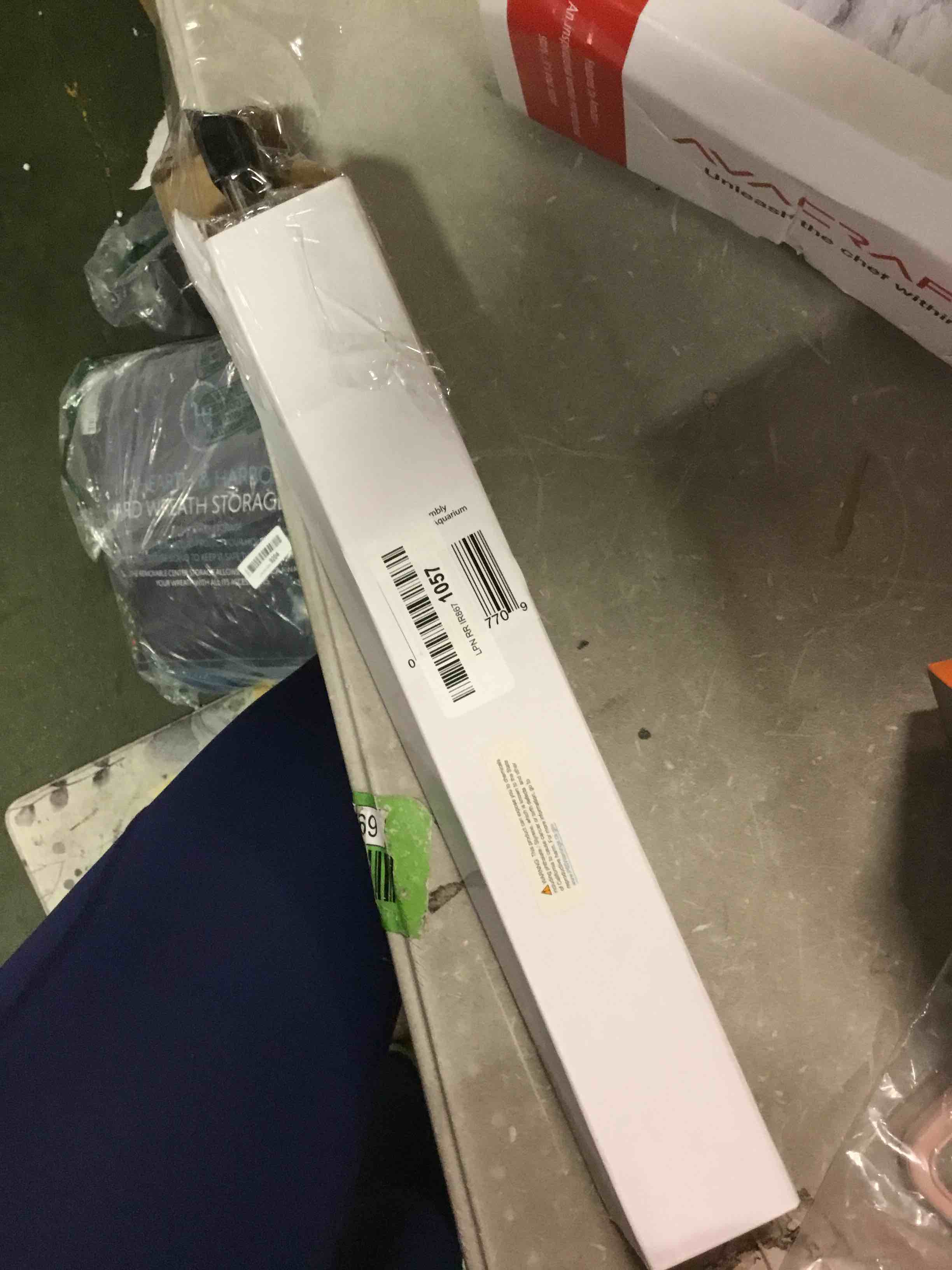 https://s3.amazonaws.com/lotting-images-prod/bidfta/RED6425948_1718895025197.jpeg