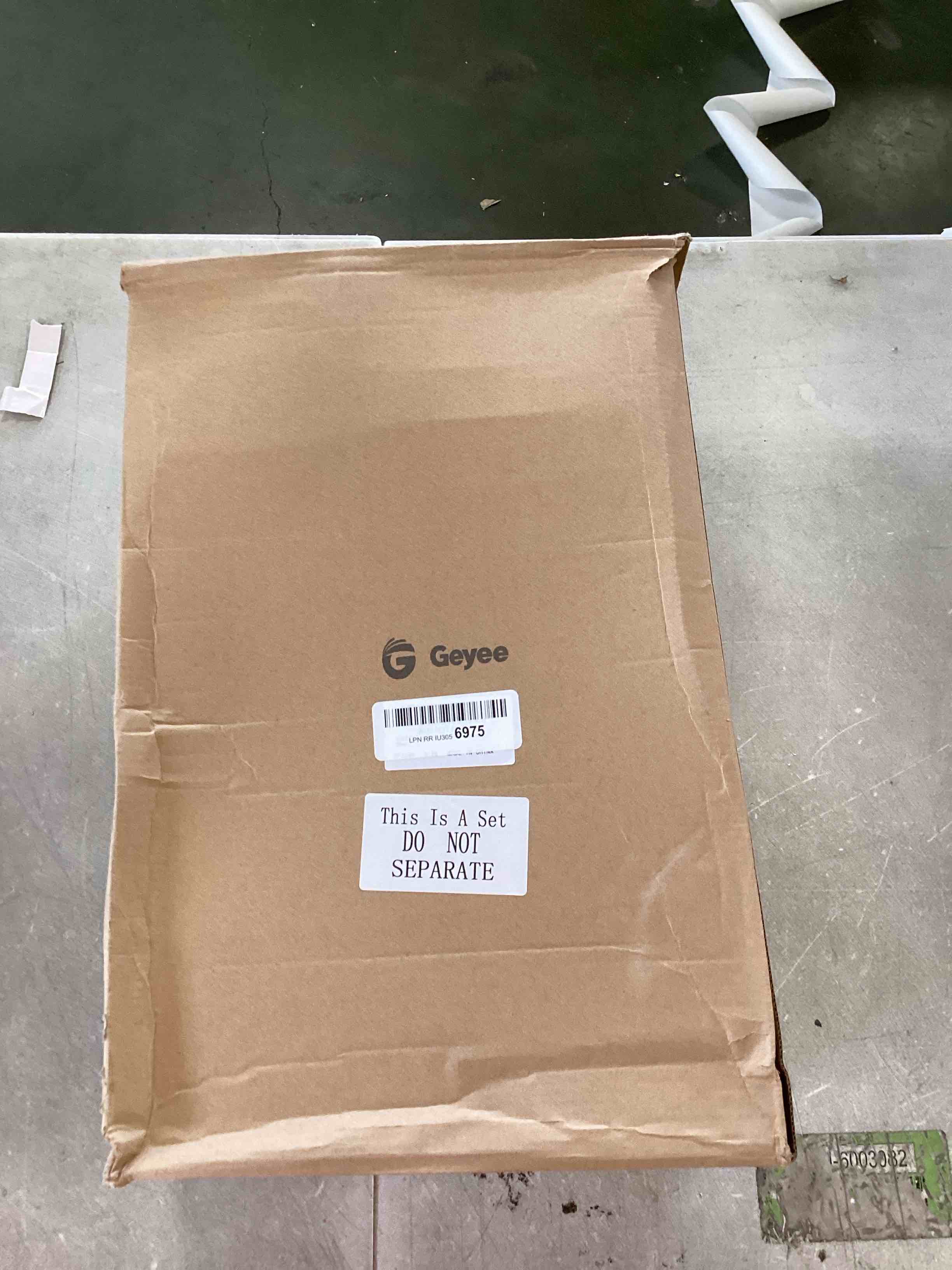 https://s3.amazonaws.com/lotting-images-prod/bidfta/RED6426647_1718740079828.jpeg