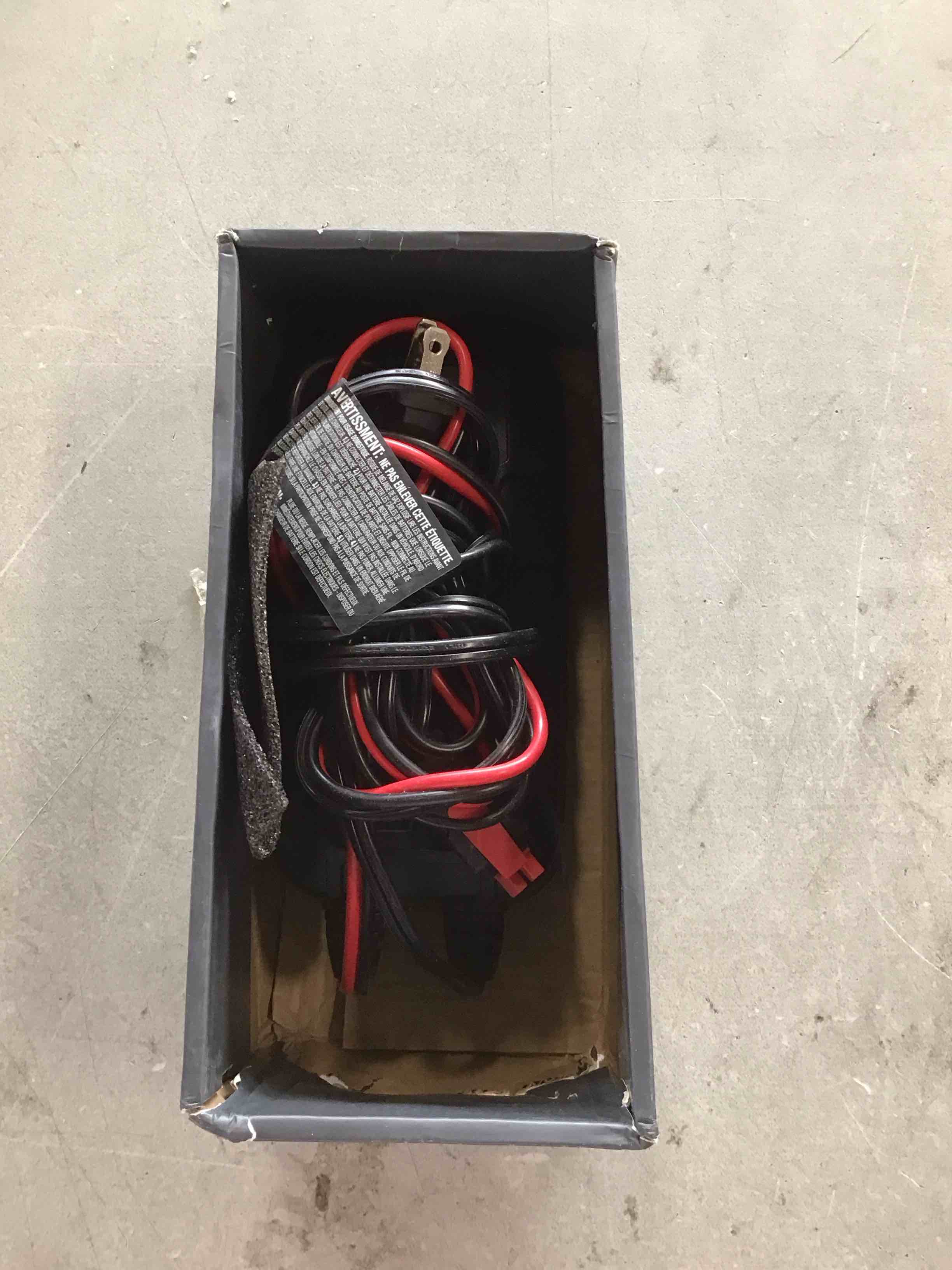 https://s3.amazonaws.com/lotting-images-prod/bidfta/RED6426892_1718885977901.jpeg