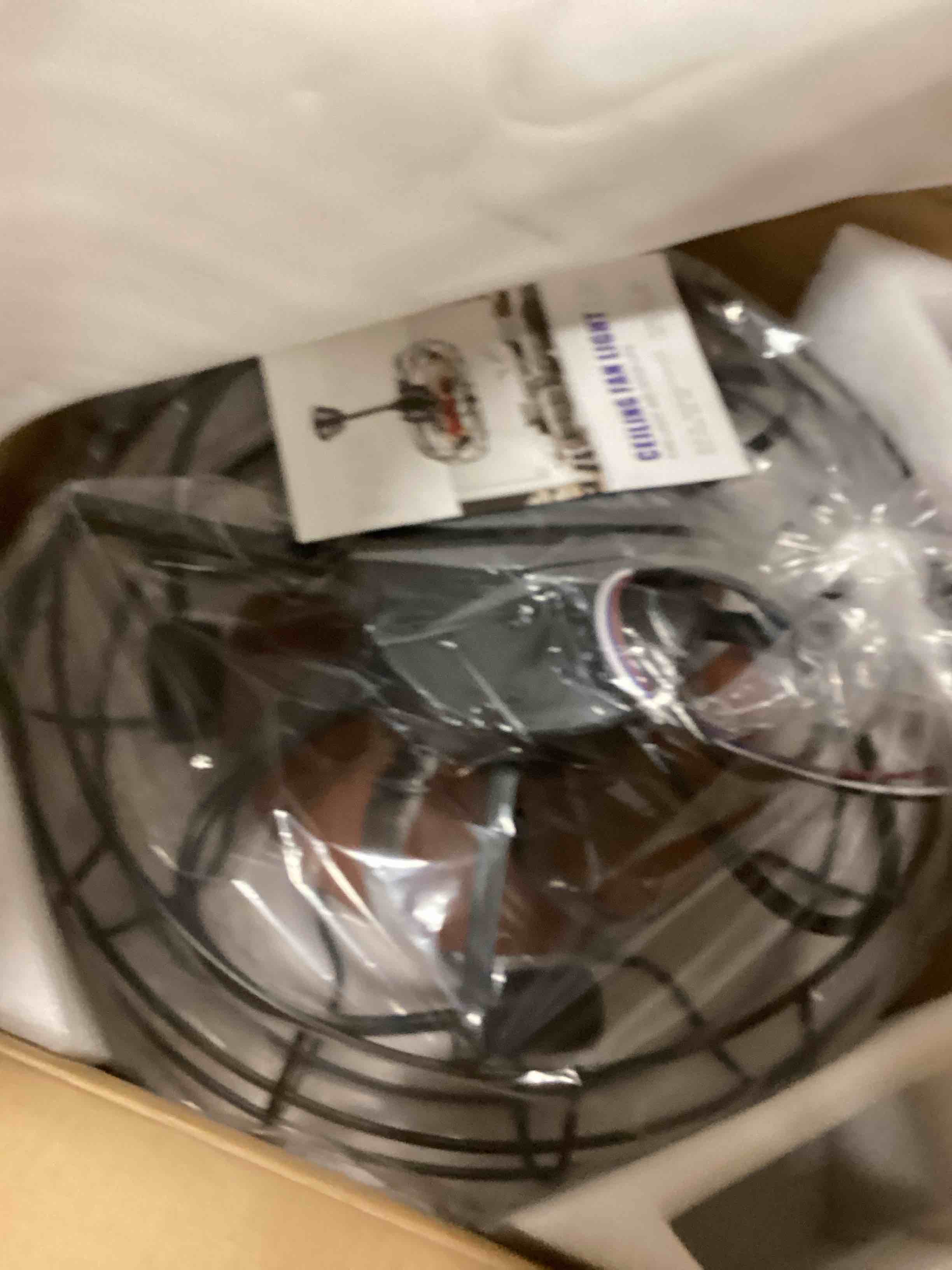https://s3.amazonaws.com/lotting-images-prod/bidfta/RED6428016_1719406192084.jpeg