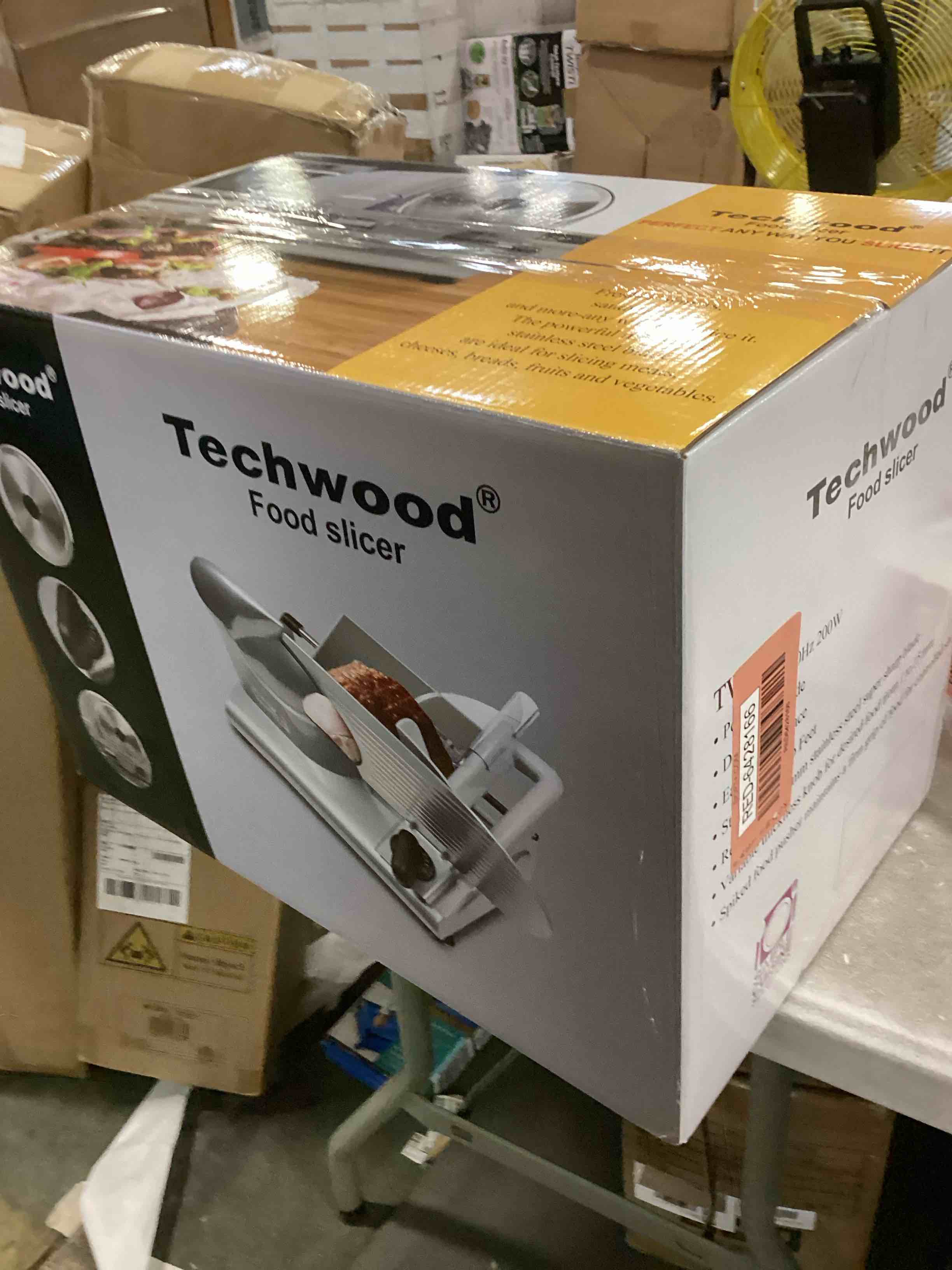 https://s3.amazonaws.com/lotting-images-prod/bidfta/RED6428166_1719425043037.jpeg