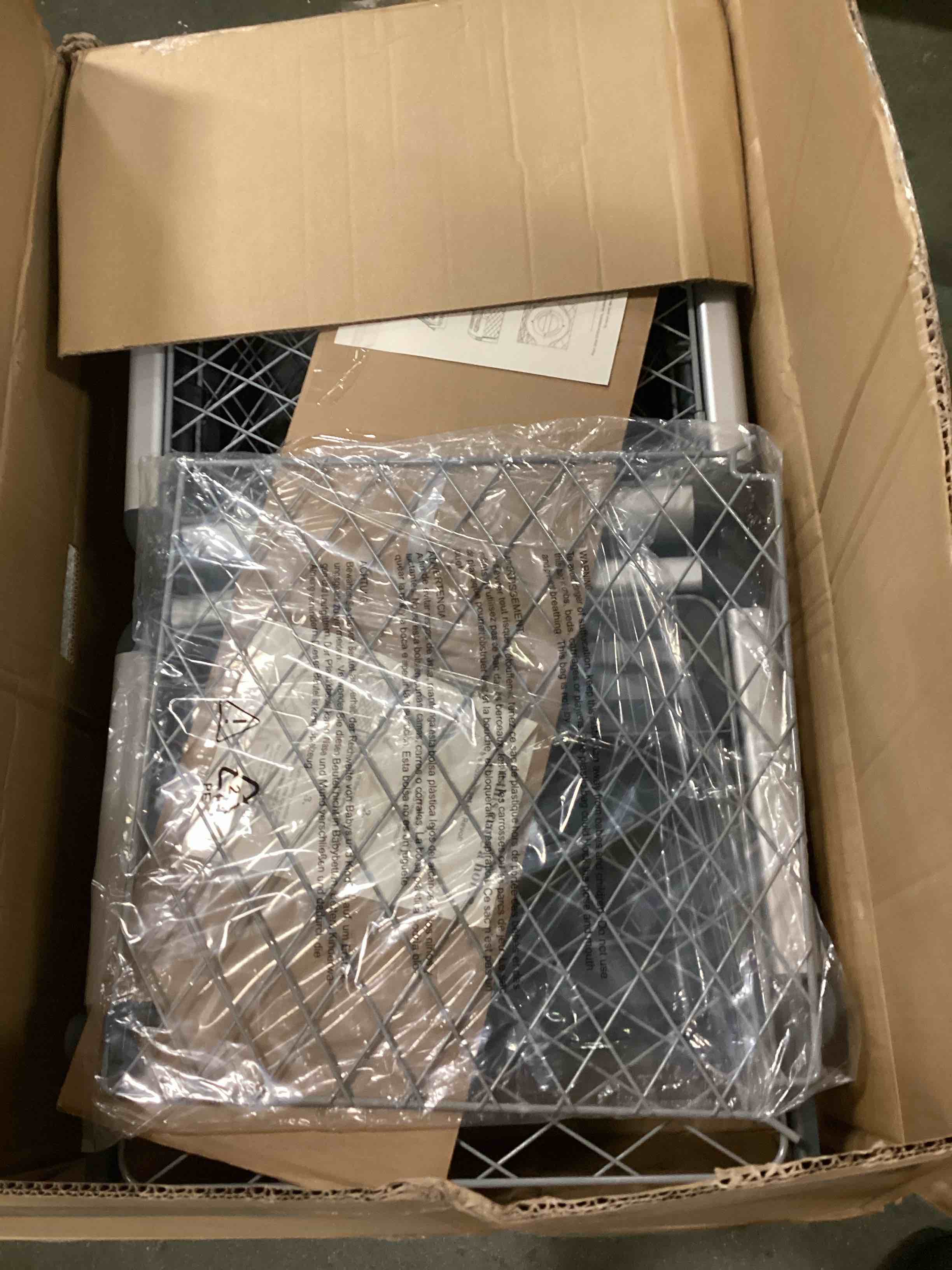 https://s3.amazonaws.com/lotting-images-prod/bidfta/RED6428361_1719458949055.jpeg