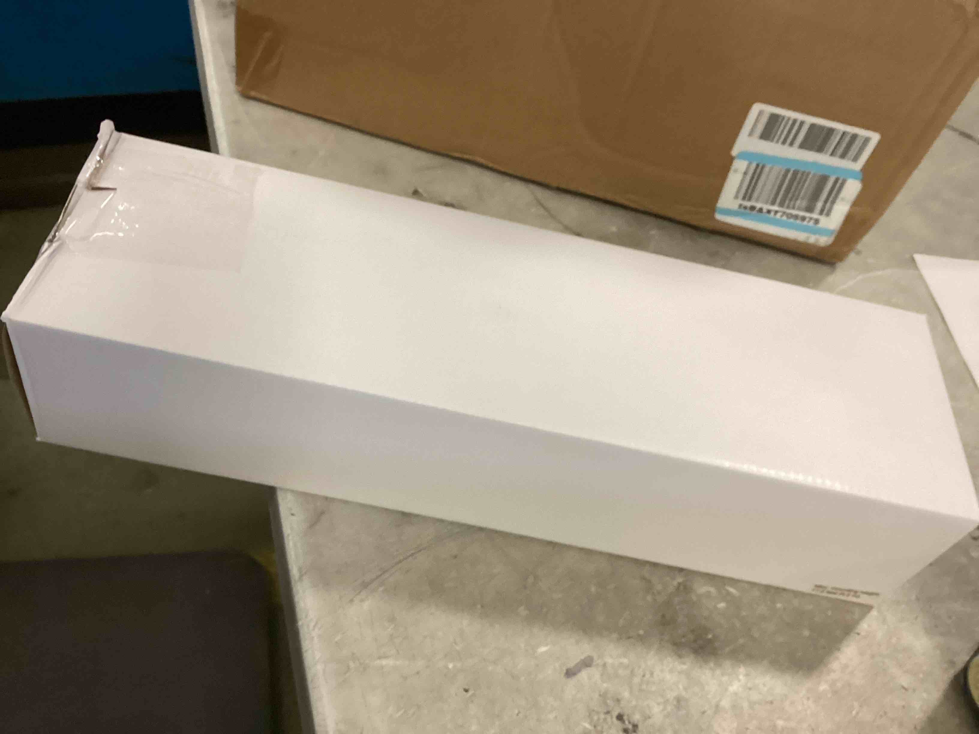 https://s3.amazonaws.com/lotting-images-prod/bidfta/RED6428626_1719493152620.jpeg