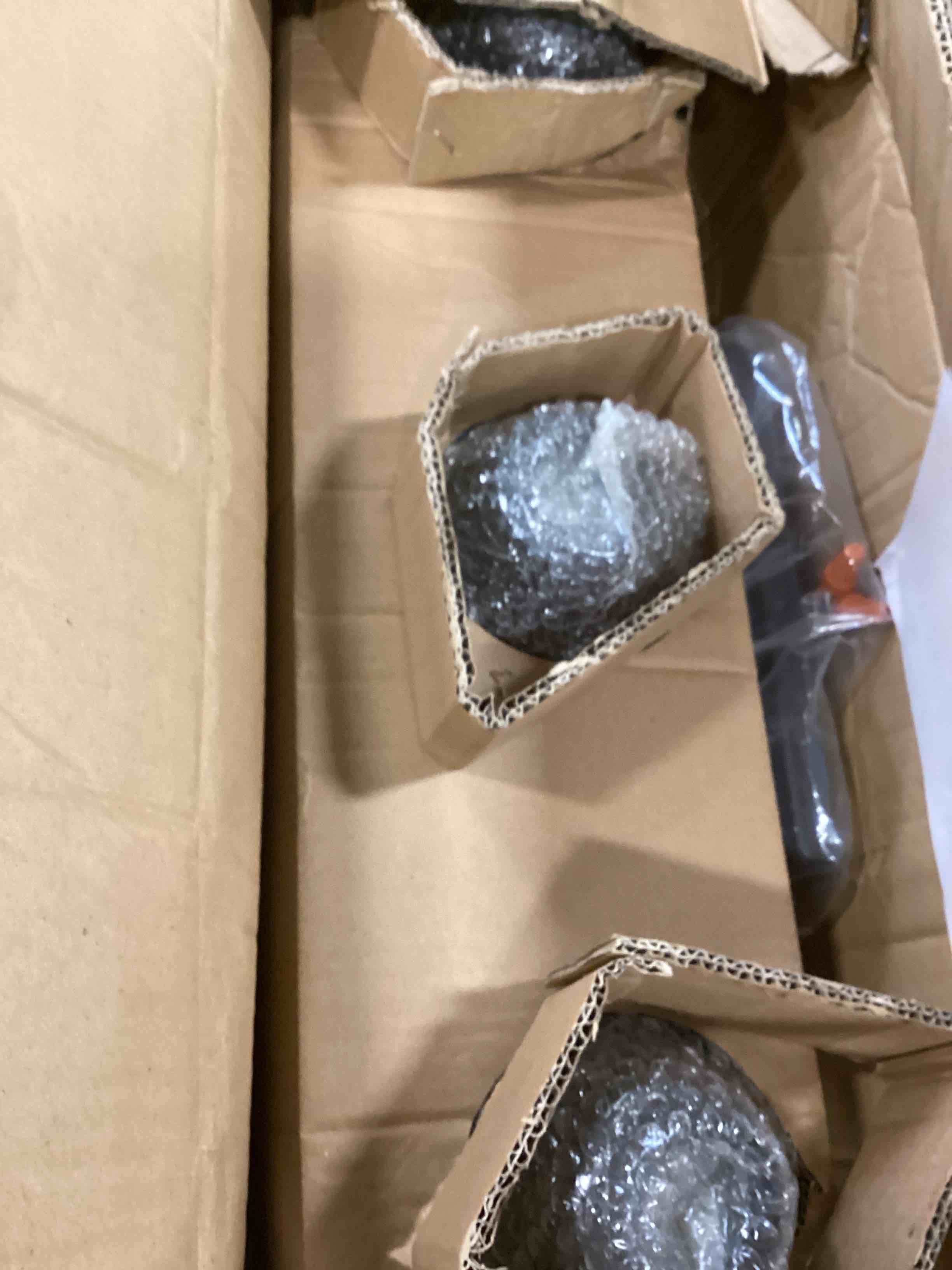https://s3.amazonaws.com/lotting-images-prod/bidfta/RED6428726_1719505611084.jpeg