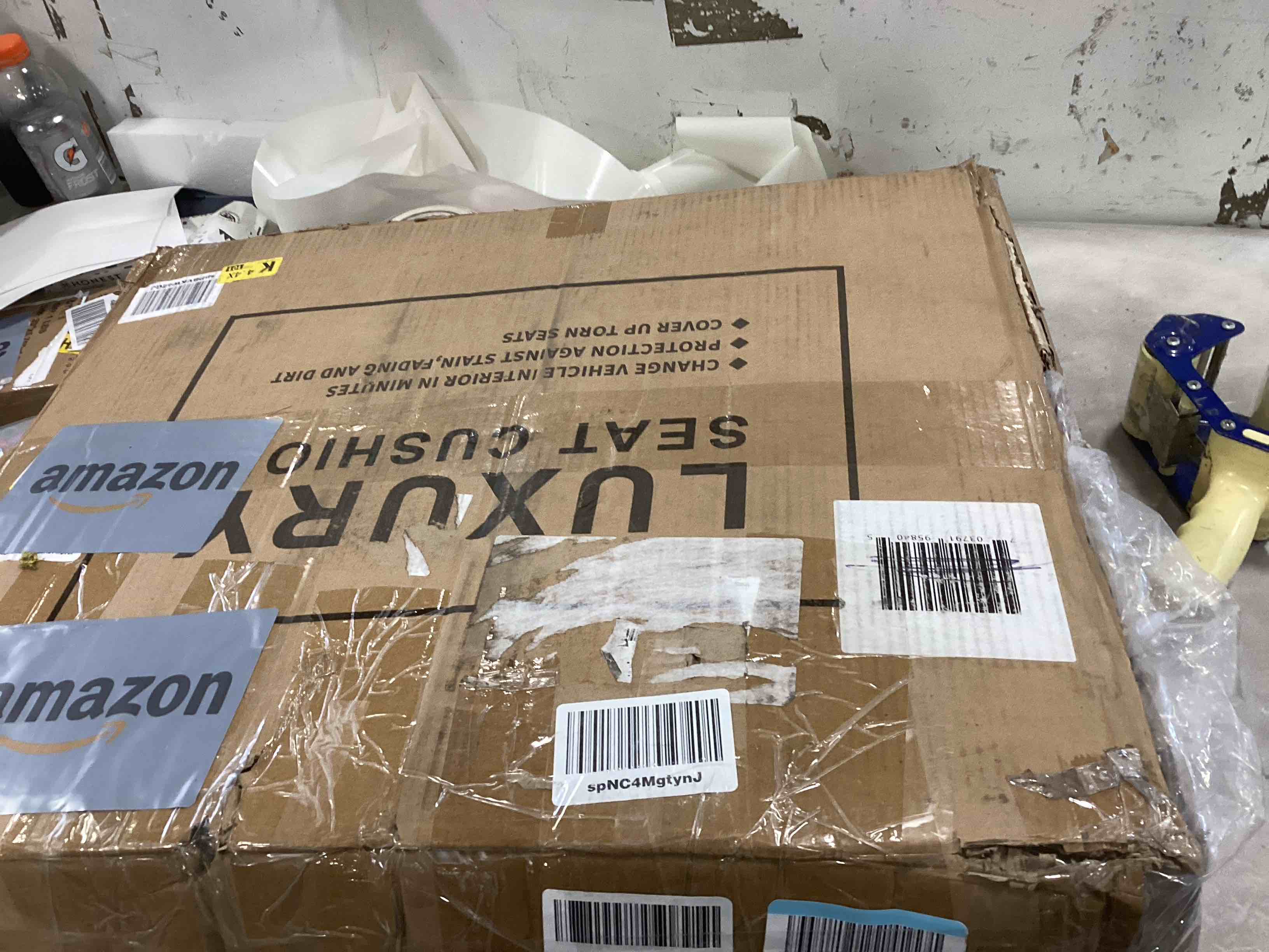 https://s3.amazonaws.com/lotting-images-prod/bidfta/RED6429141_1719603207287.jpeg