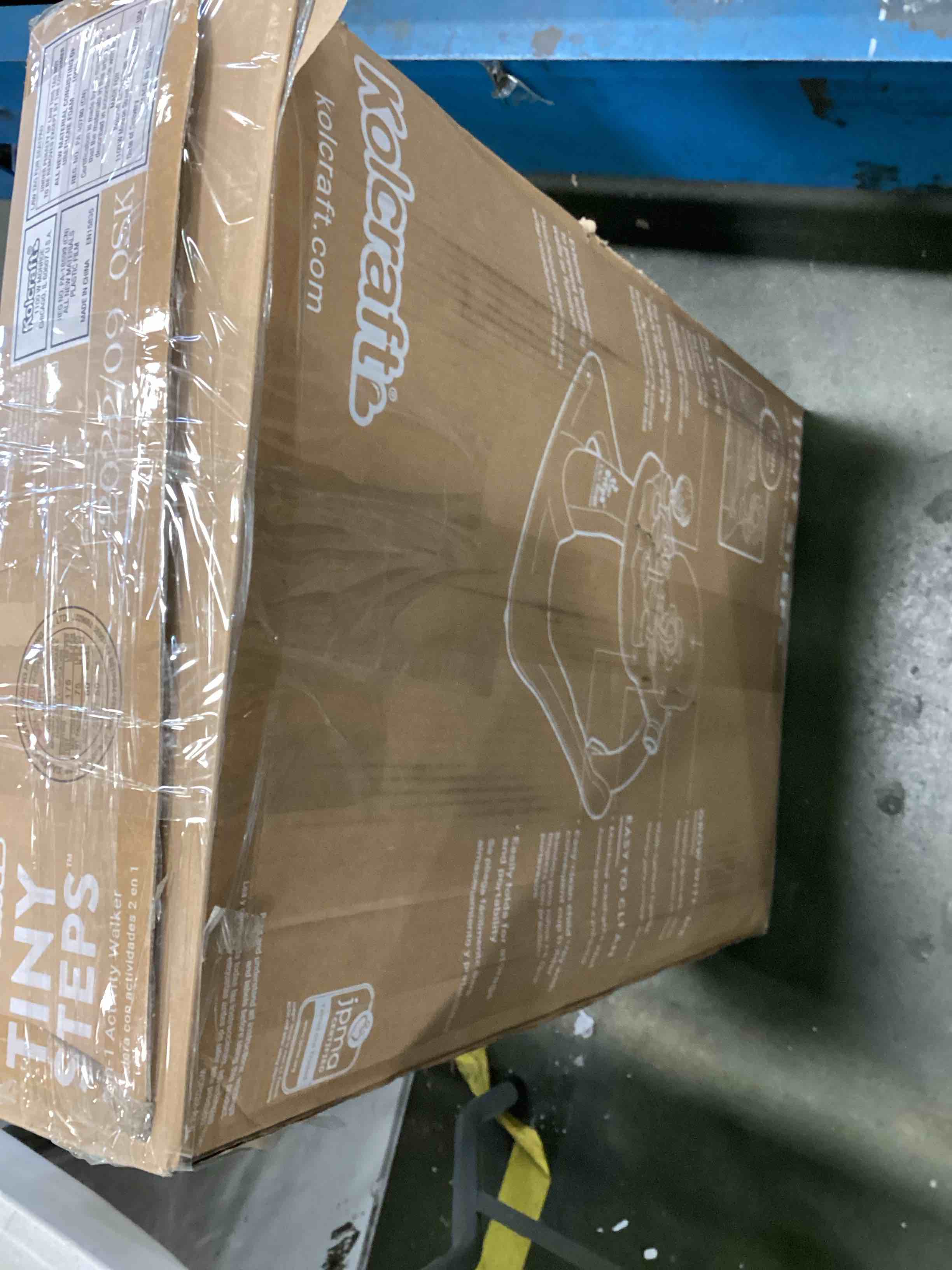 https://s3.amazonaws.com/lotting-images-prod/bidfta/RED6429179_1719612453311.jpeg