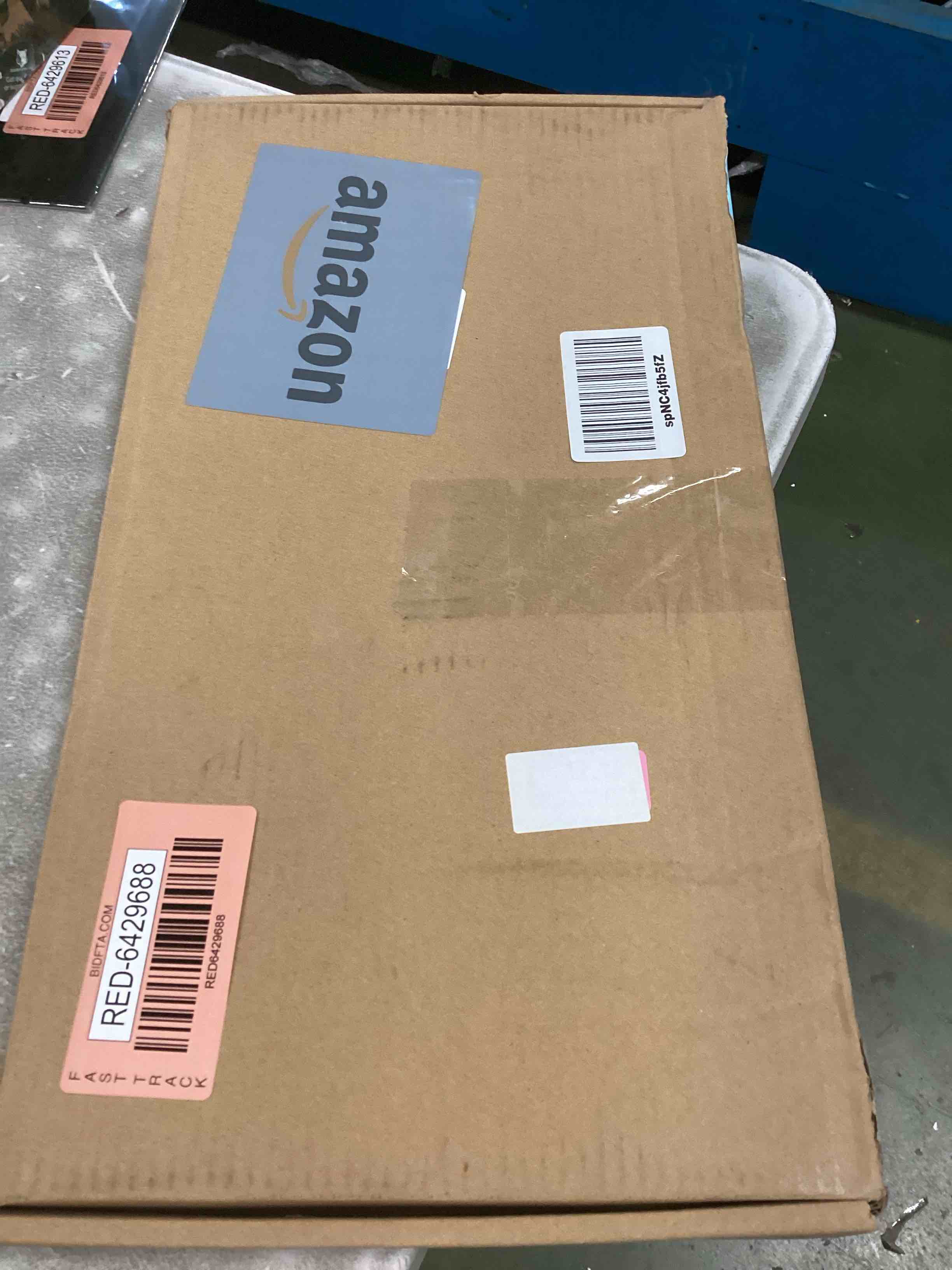 https://s3.amazonaws.com/lotting-images-prod/bidfta/RED6429688_1719528570270.jpeg
