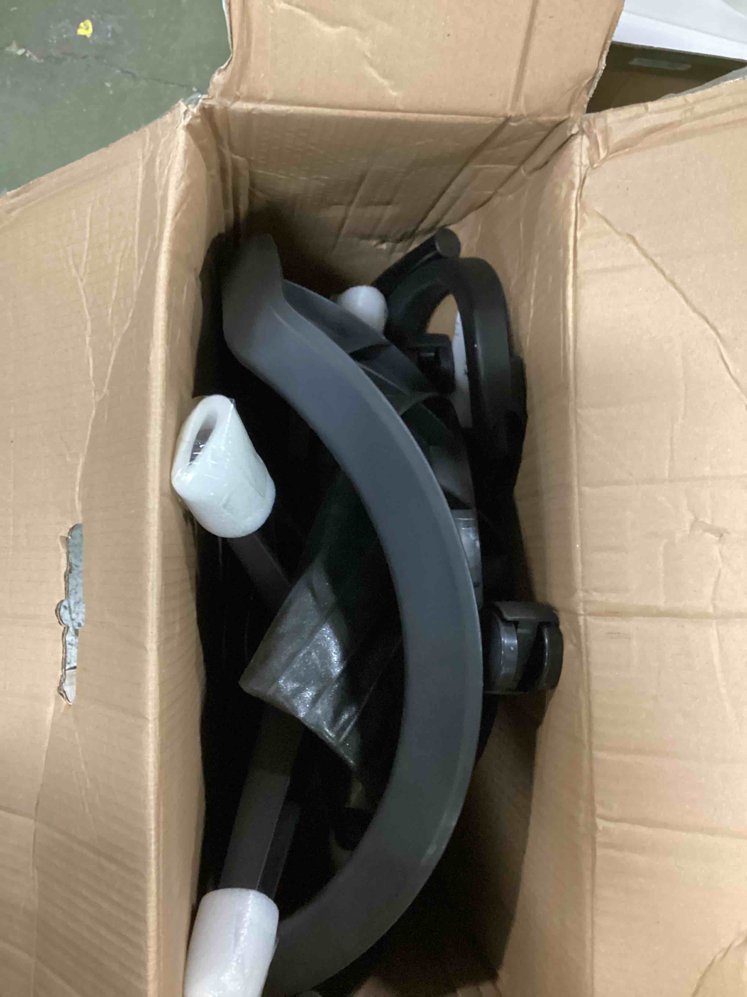 https://s3.amazonaws.com/lotting-images-prod/bidfta/RED6429745_1719545404394.jpeg