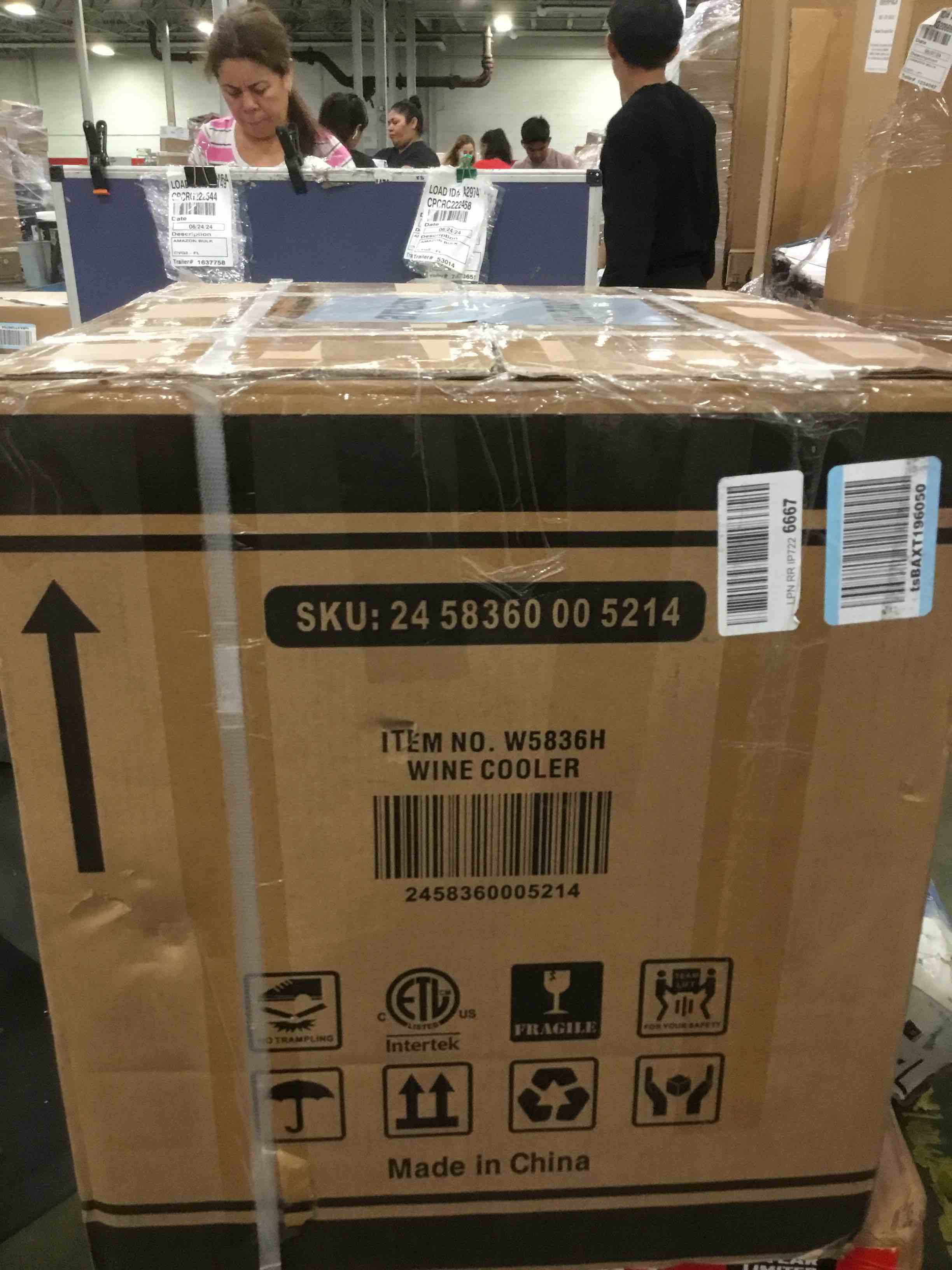 https://s3.amazonaws.com/lotting-images-prod/bidfta/RED6430145_1719627619956.jpeg