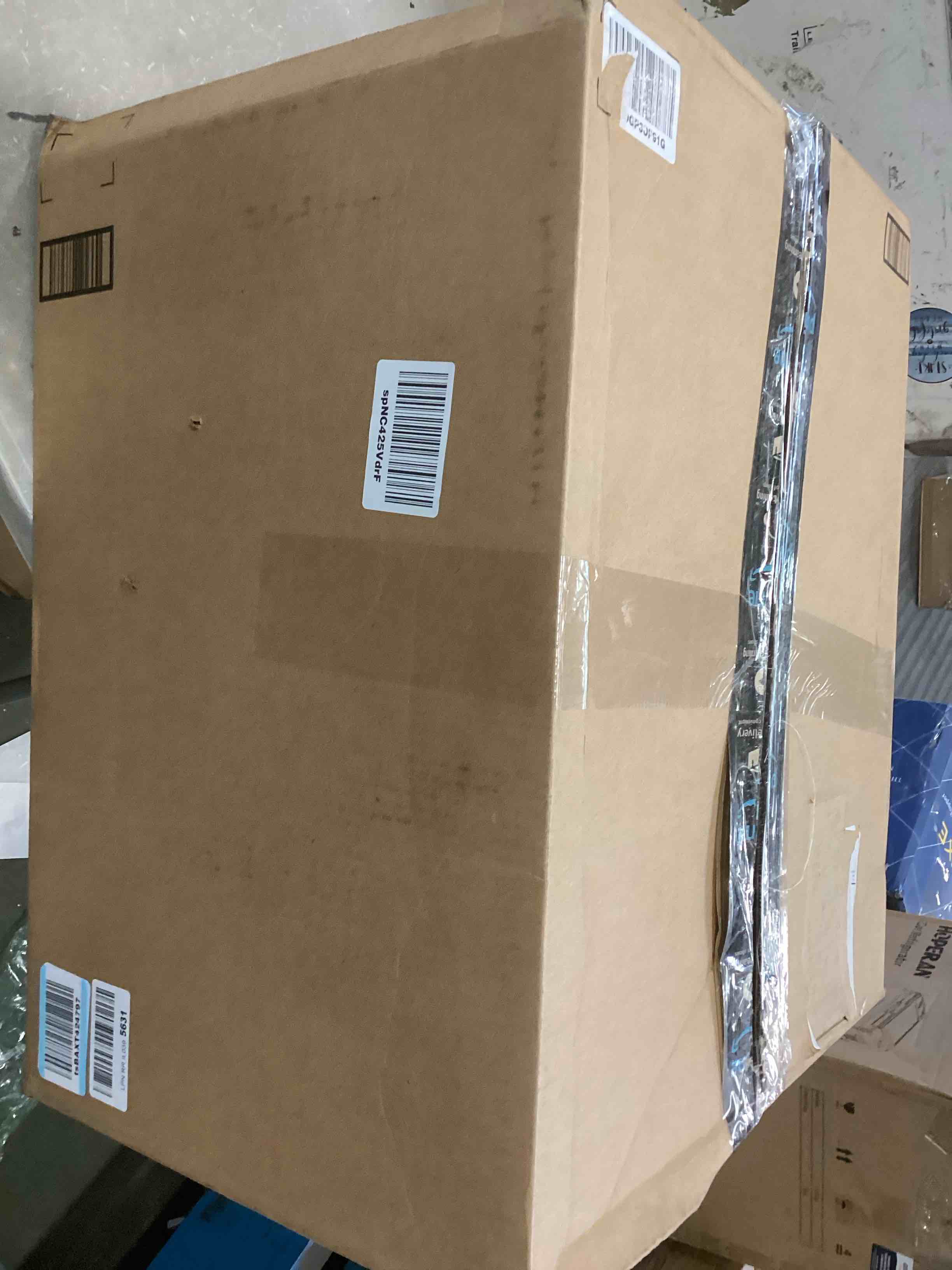 https://s3.amazonaws.com/lotting-images-prod/bidfta/RED6430319_1719846910688.jpeg
