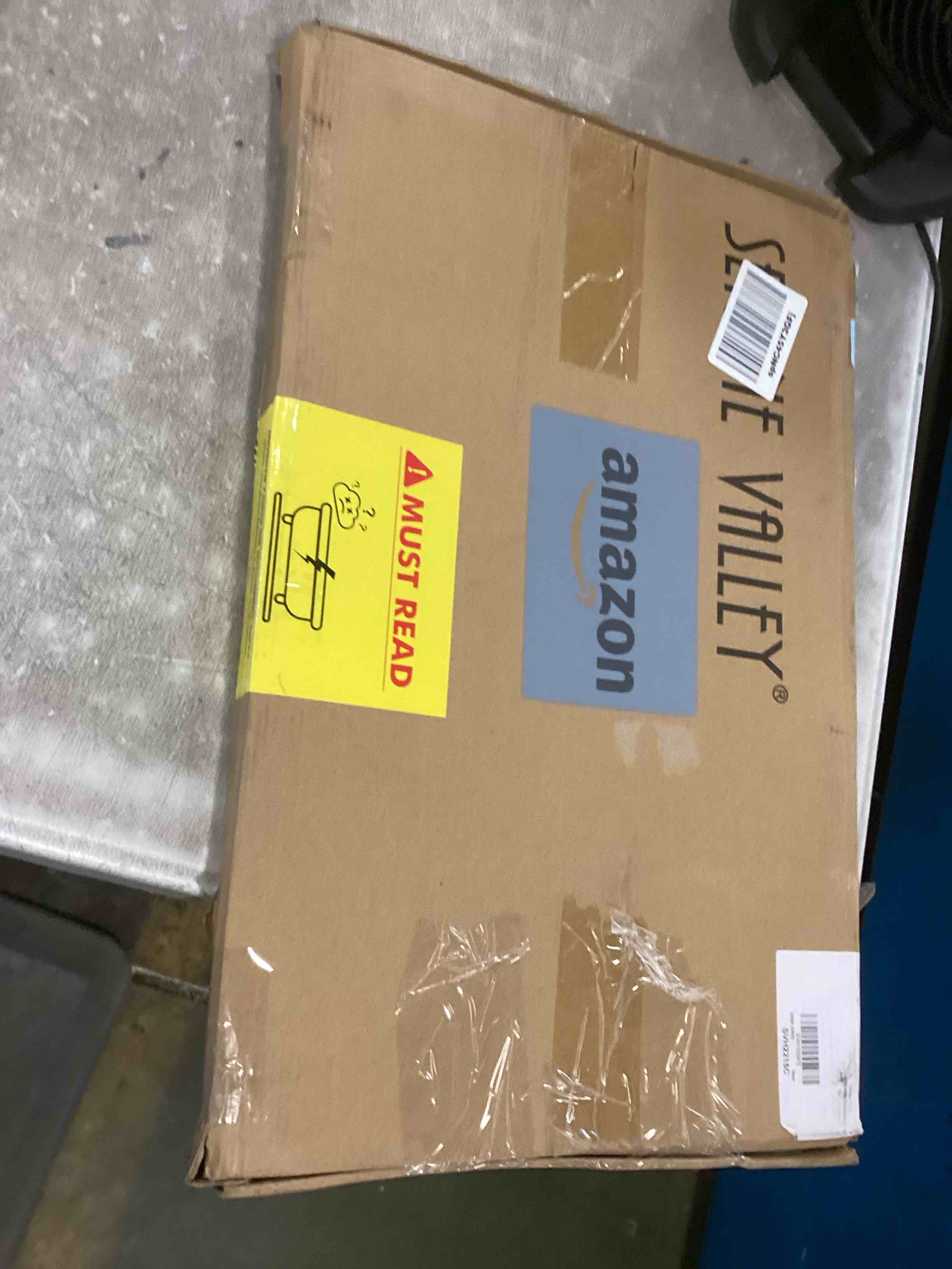 https://s3.amazonaws.com/lotting-images-prod/bidfta/RED6430686_1719930819829.jpeg