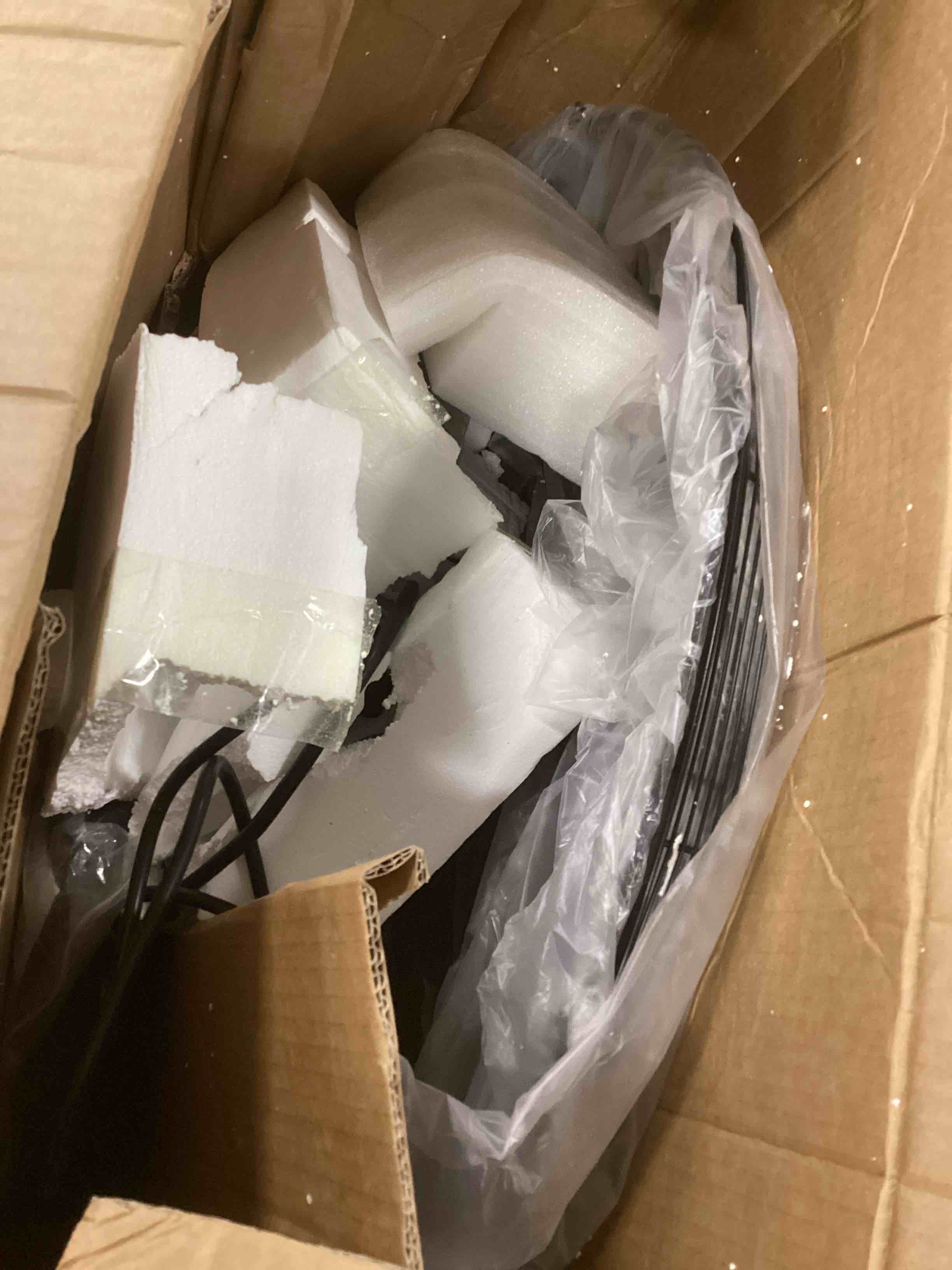 https://s3.amazonaws.com/lotting-images-prod/bidfta/RED6430888_1720011774296.jpeg