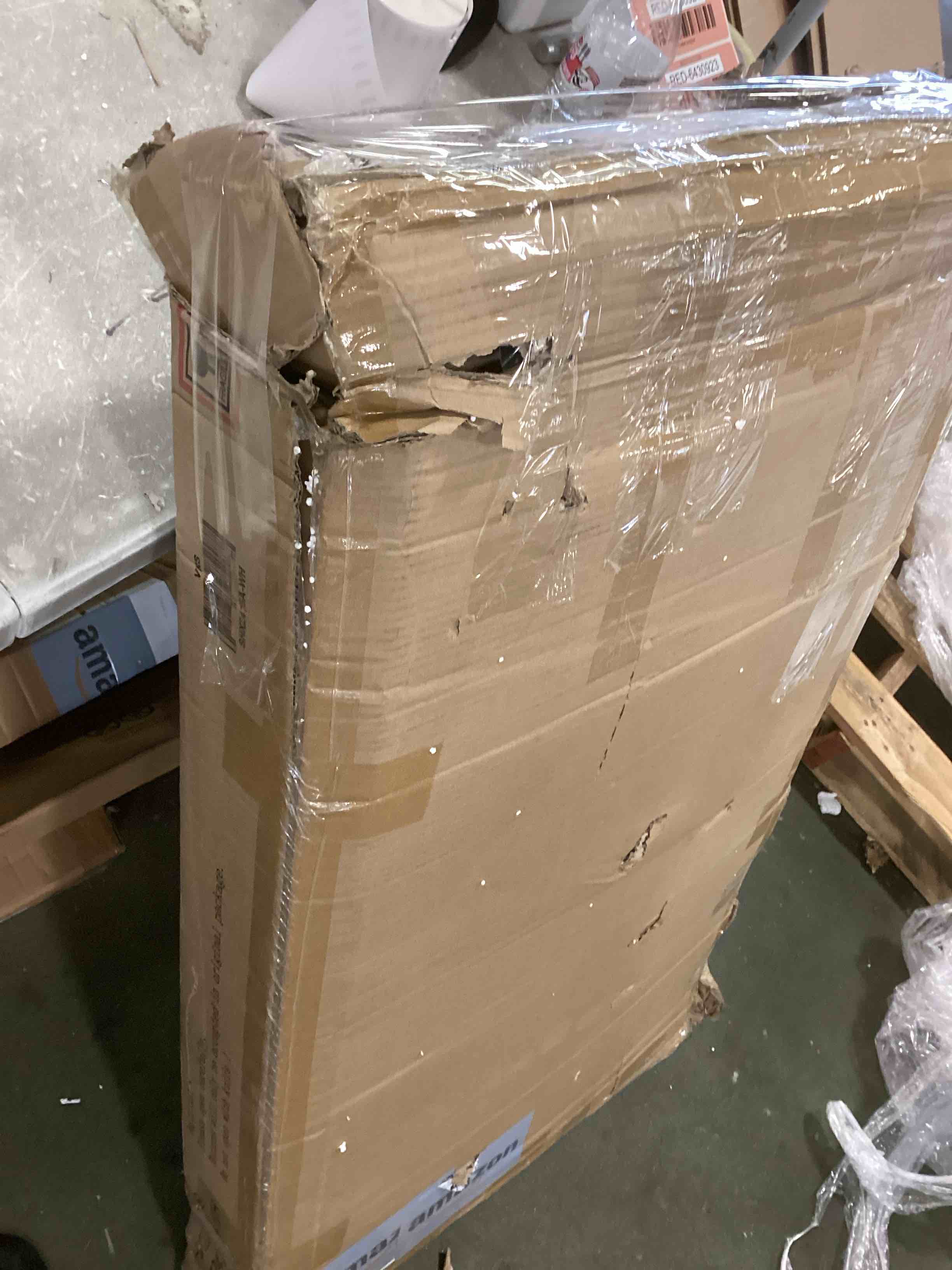 https://s3.amazonaws.com/lotting-images-prod/bidfta/RED6430921_1720016677764.jpeg