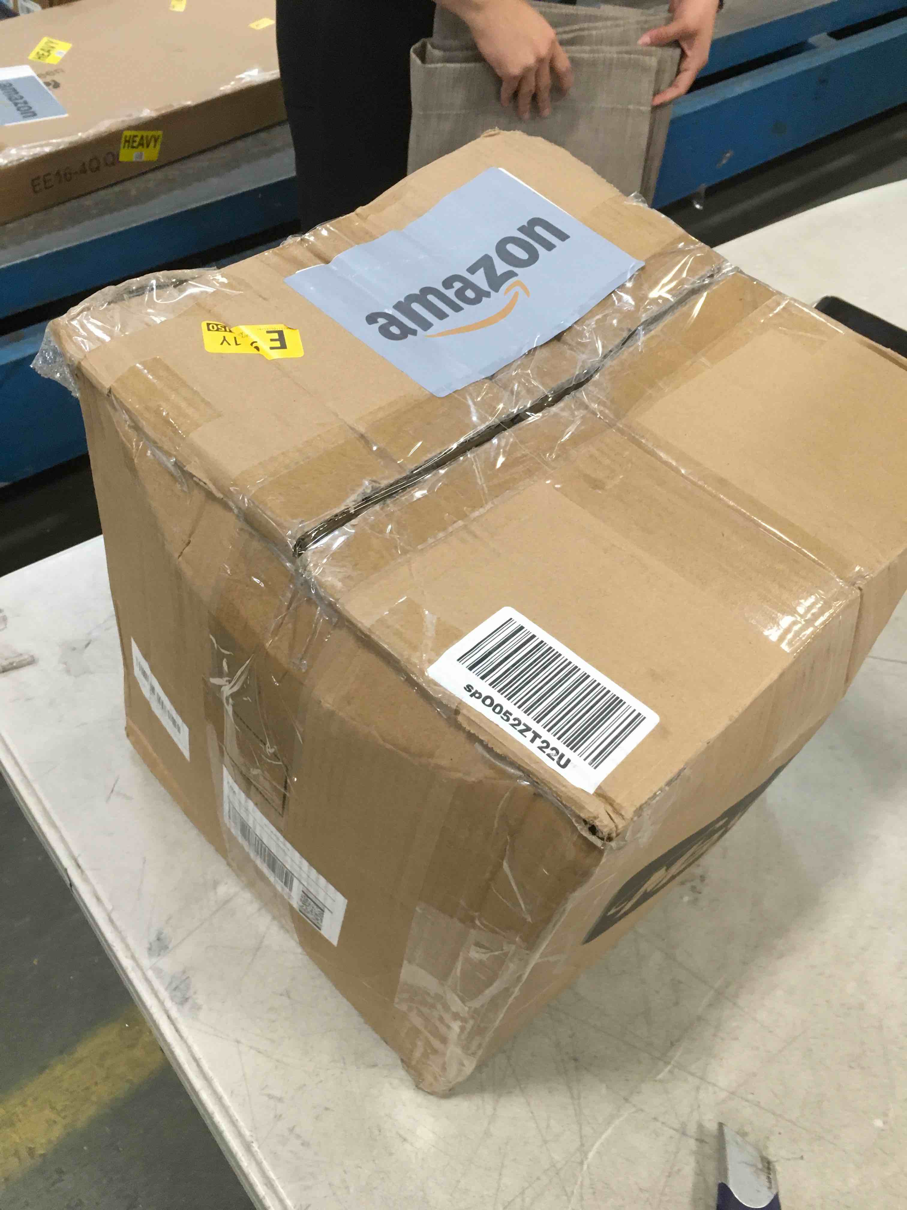 https://s3.amazonaws.com/lotting-images-prod/bidfta/RED6430992_1719320207234.jpeg