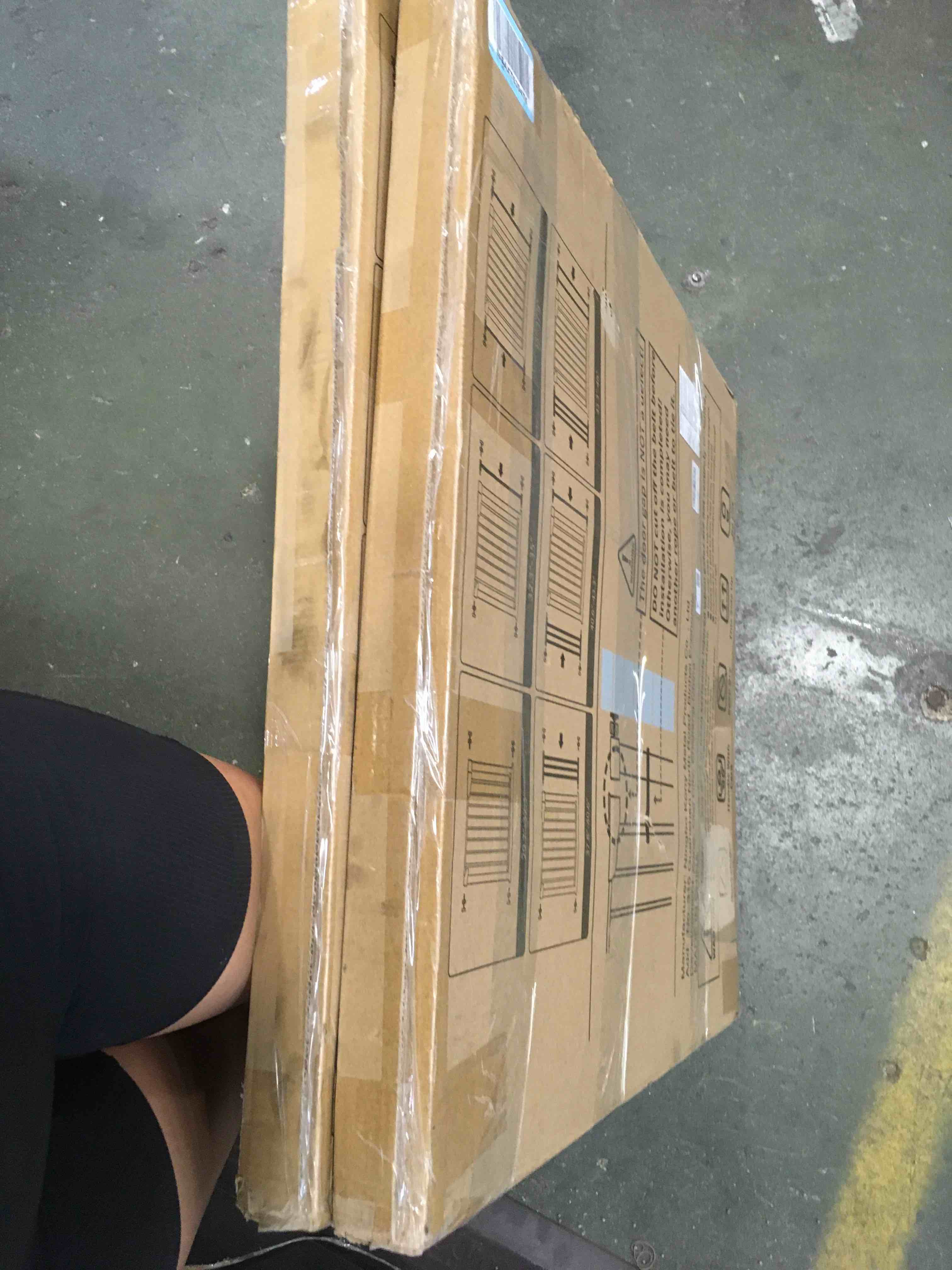 https://s3.amazonaws.com/lotting-images-prod/bidfta/RED6431063_1719329339465.jpeg