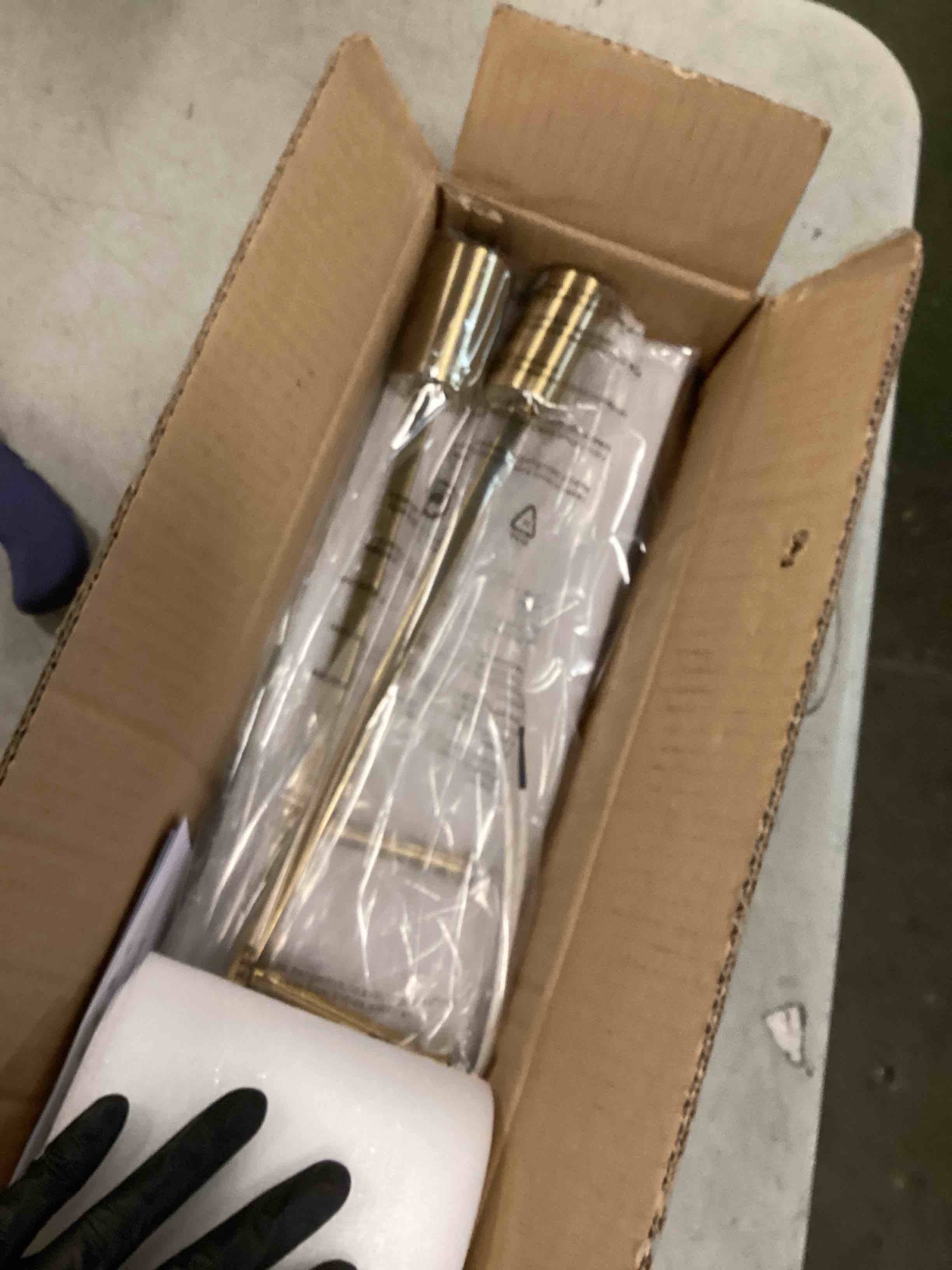 https://s3.amazonaws.com/lotting-images-prod/bidfta/RED6431235_1719403337390.jpeg