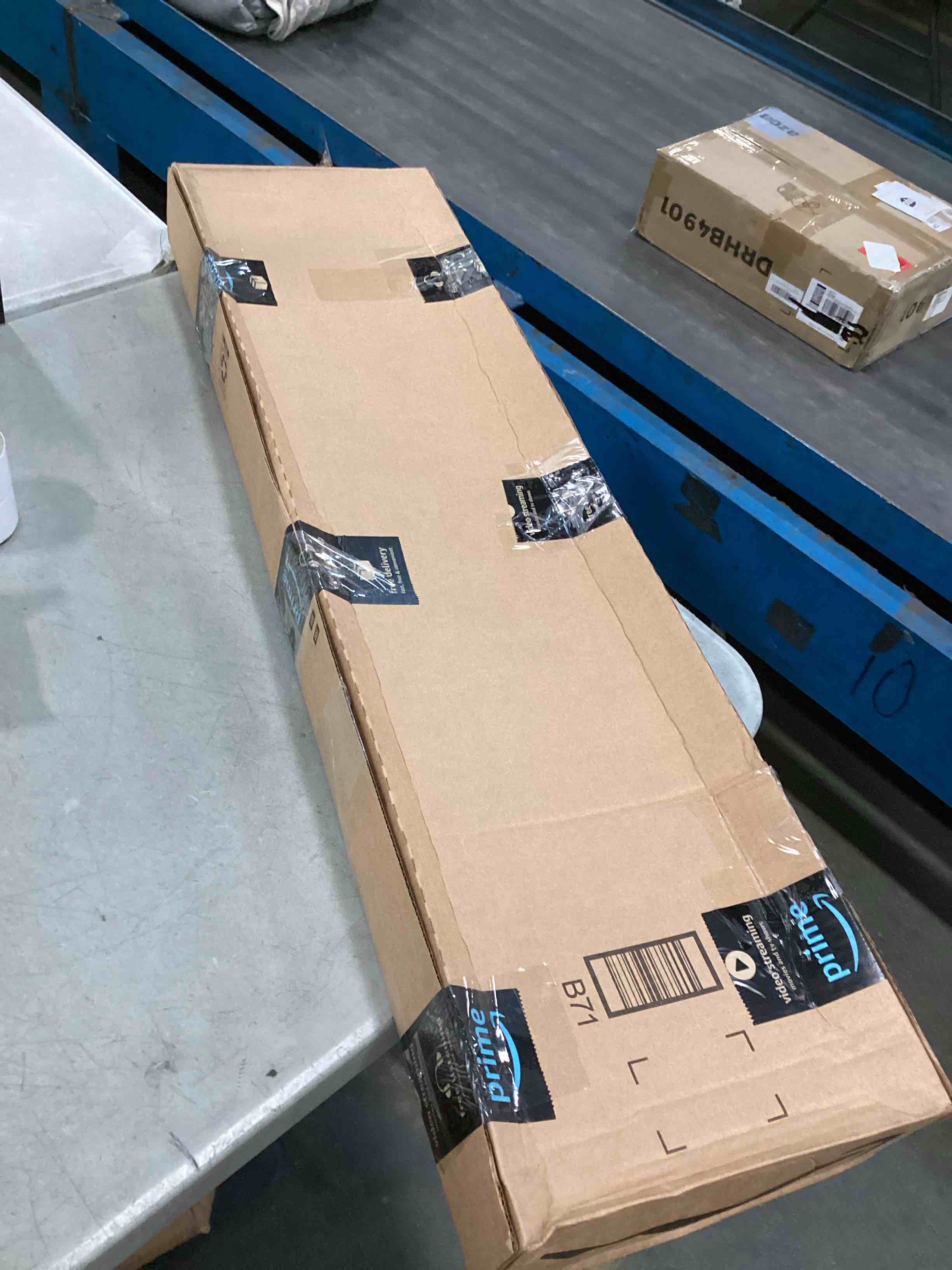 https://s3.amazonaws.com/lotting-images-prod/bidfta/RED6431268_1719406525162.jpeg