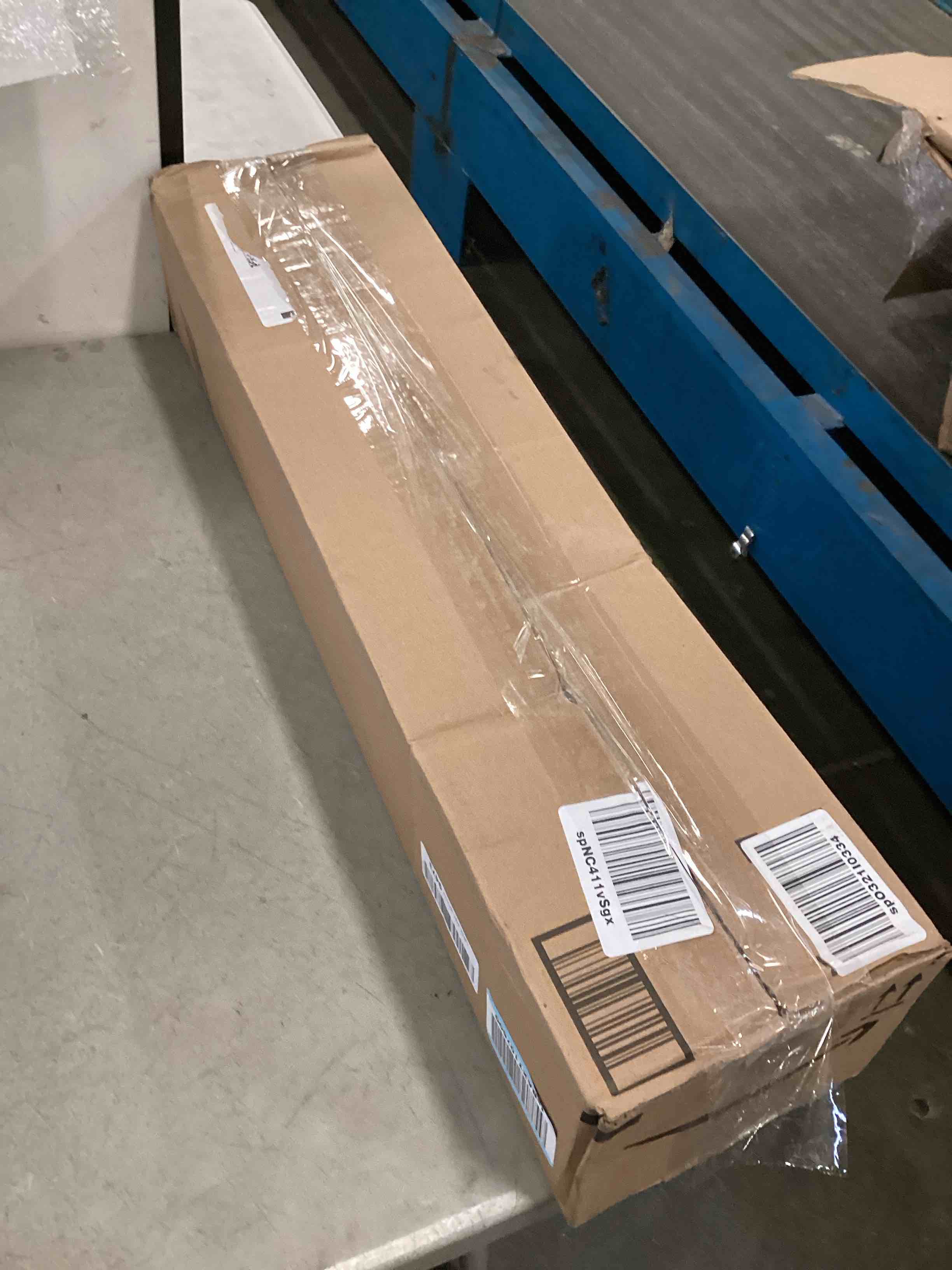 https://s3.amazonaws.com/lotting-images-prod/bidfta/RED6431305_1719411862589.jpeg