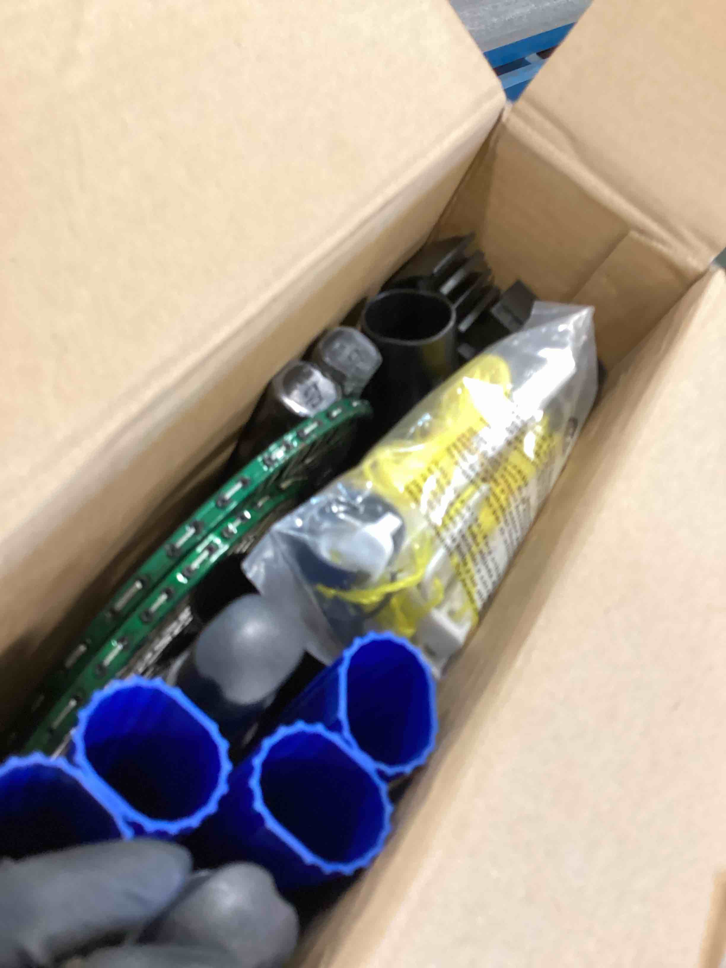 https://s3.amazonaws.com/lotting-images-prod/bidfta/RED6431526_1719493385624.jpeg