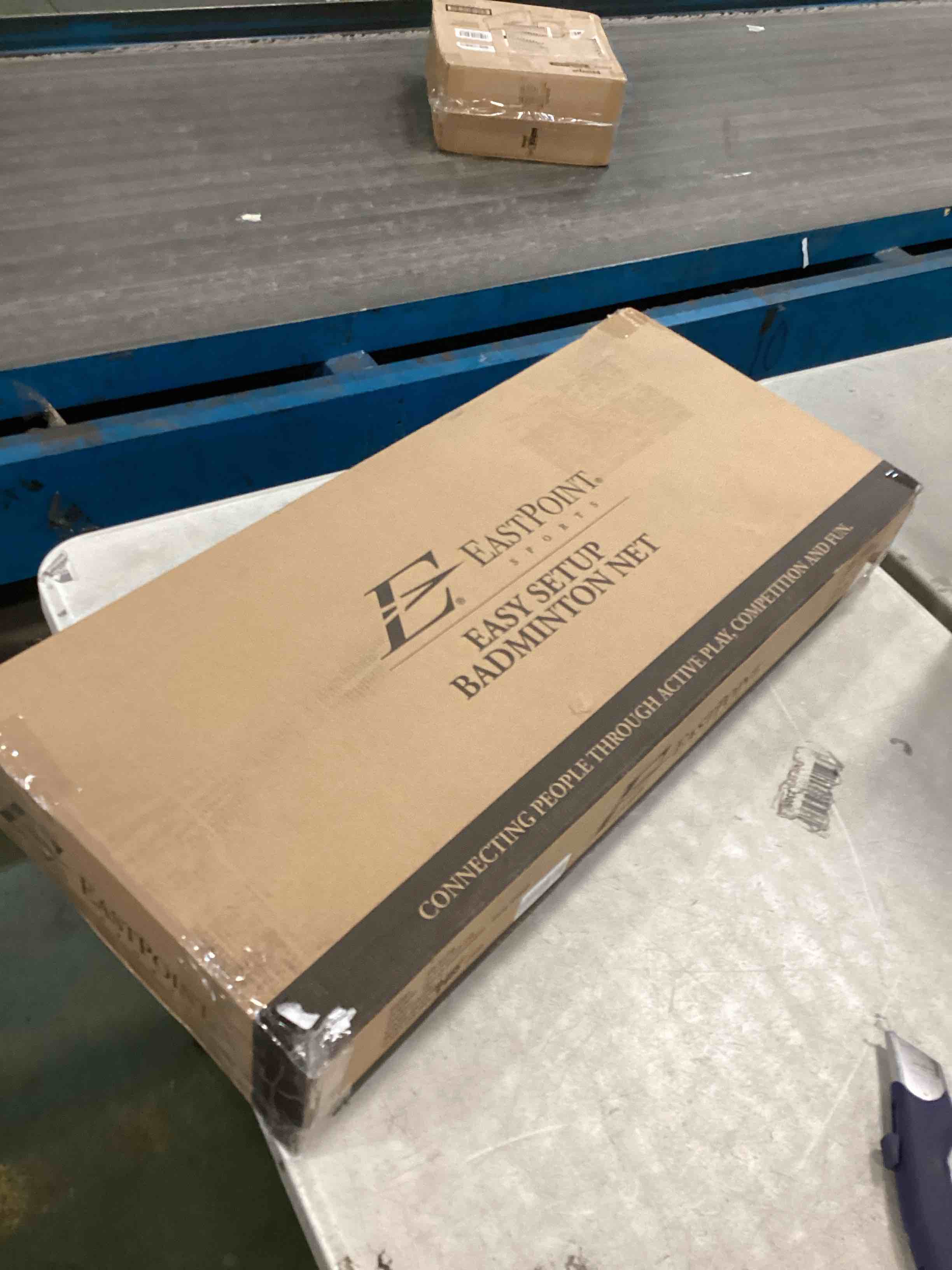 https://s3.amazonaws.com/lotting-images-prod/bidfta/RED6431526_1719493403339.jpeg
